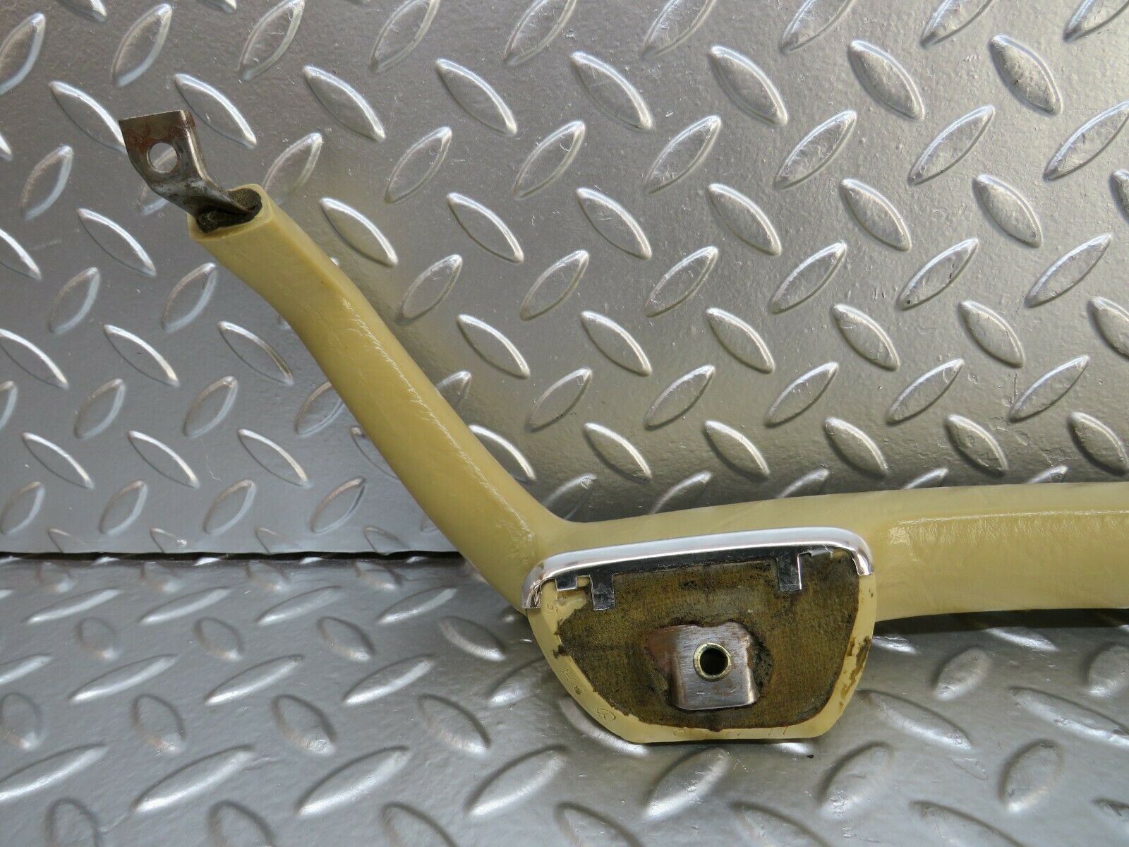 23933 Mercedes-Benz W123 280E Left Interior Door Handle Beige 1239701701