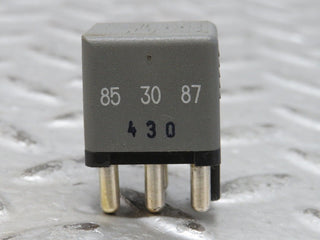 W123 multi purpose relay used OEM
