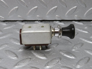 40319 Mercedes-Benz W110 230 Windscreen Wiper Pull Switch 461630