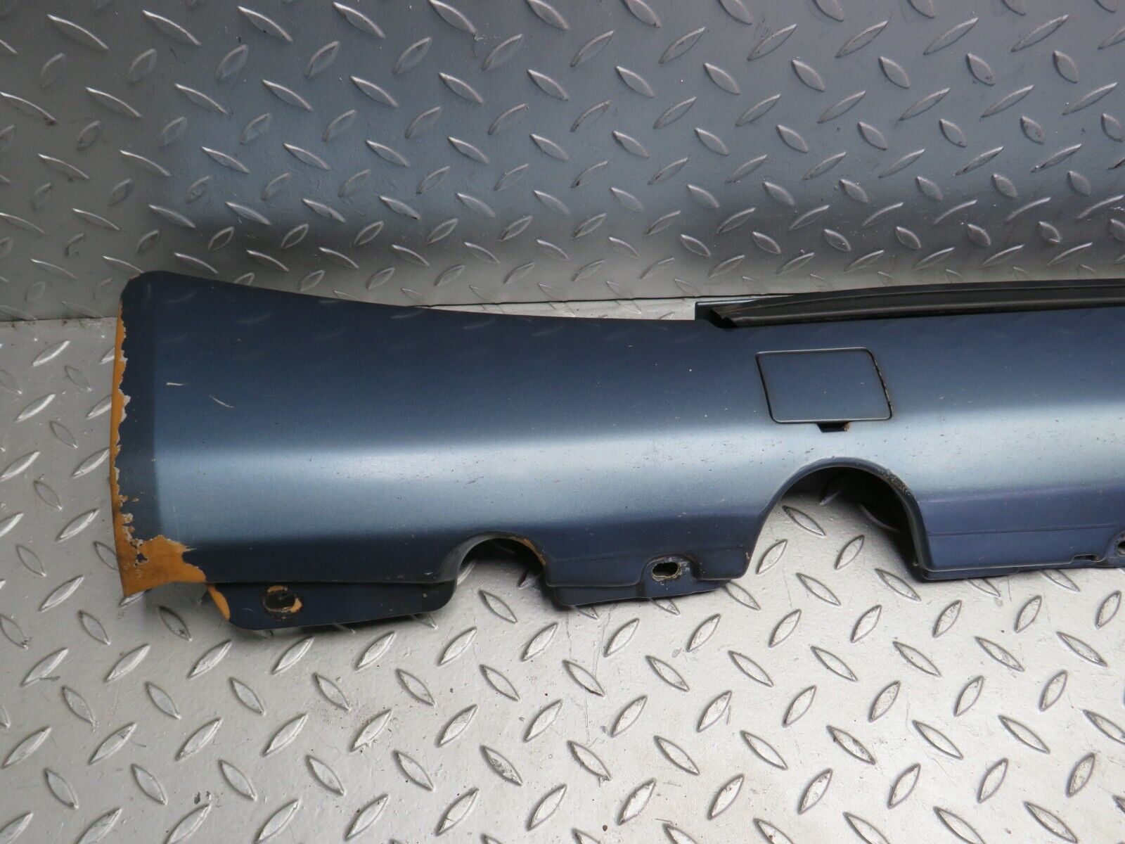 31917 Mercedes-Benz S124 220TE Wagon Side Skirt Left Side 1246902340