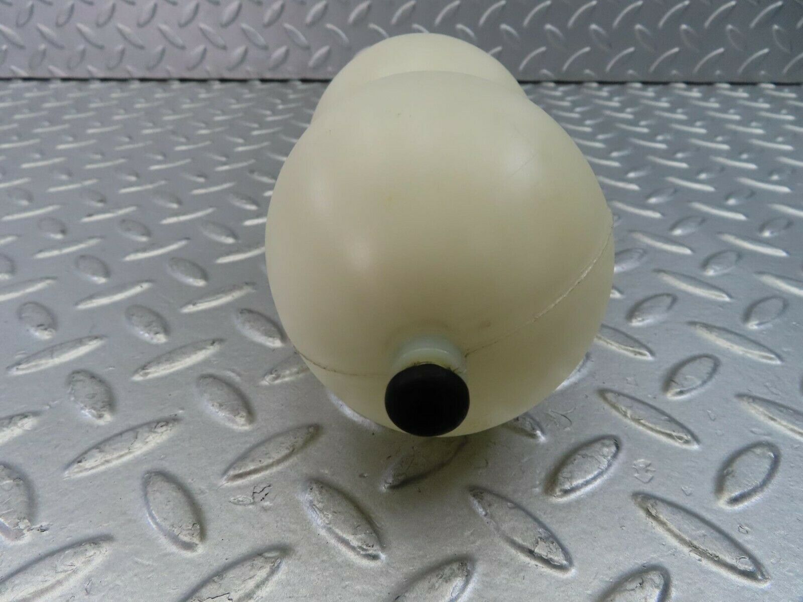 10712 Mercedes-Benz C123 230CE Coupe Vacuum Reservoir