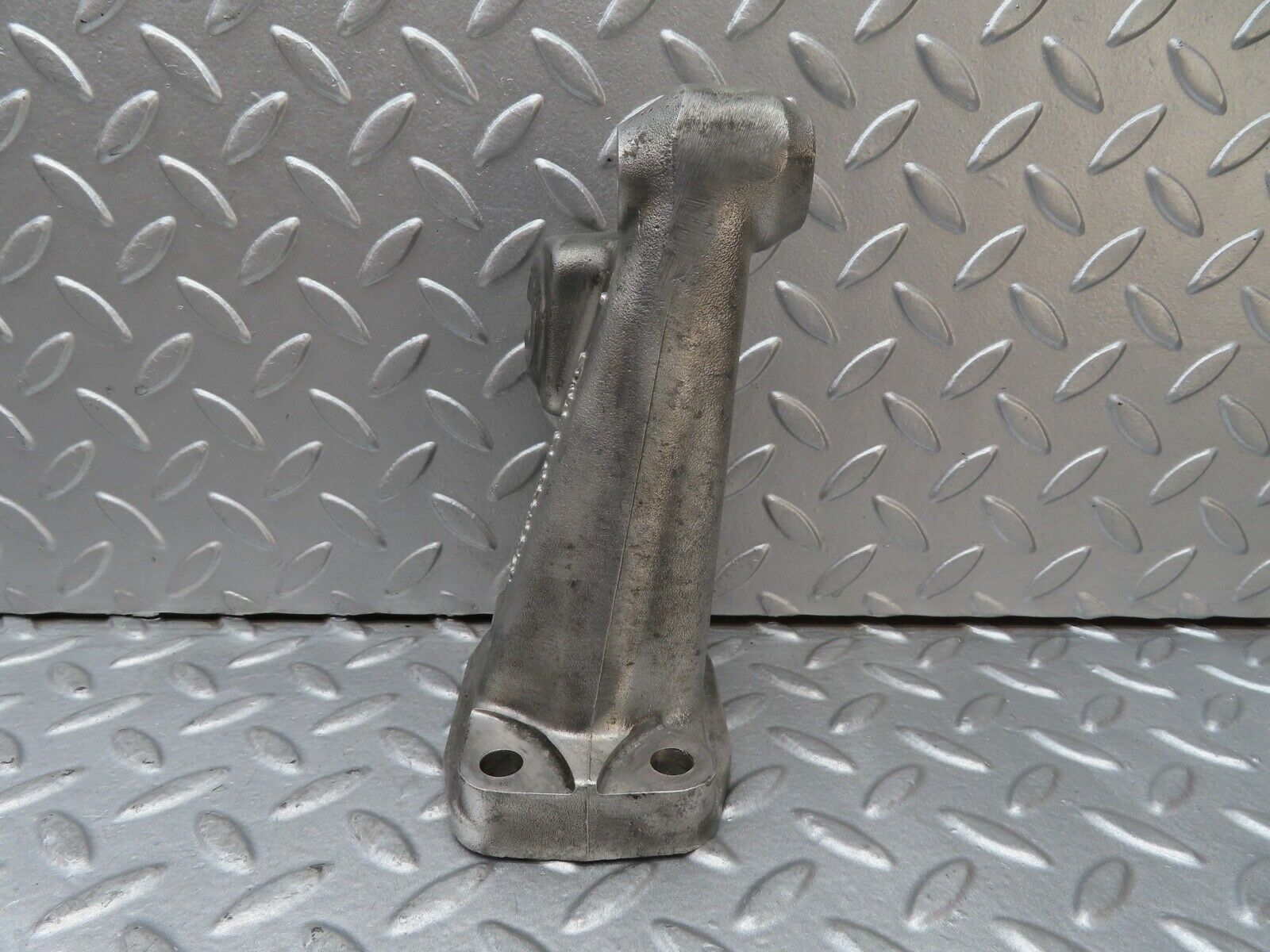 16920 Mercedes-Benz C123 280CE Coupe Engine Mount Bracket Left Side 1232230204
