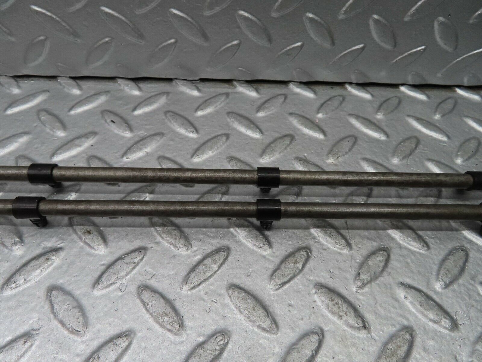 20705 Mercedes-Benz R107 450SL Camshaft Oil Tube