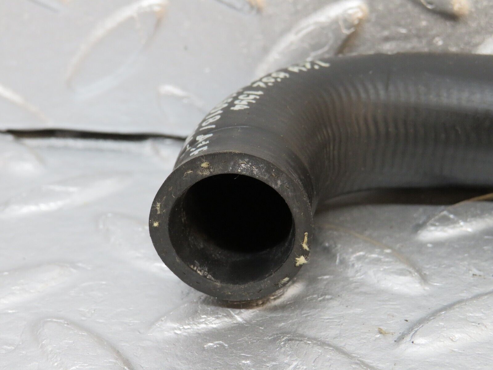 39747 Mercedes-Benz R129 320SL Coupe Heater Coolant Hose Pipe 1298321594