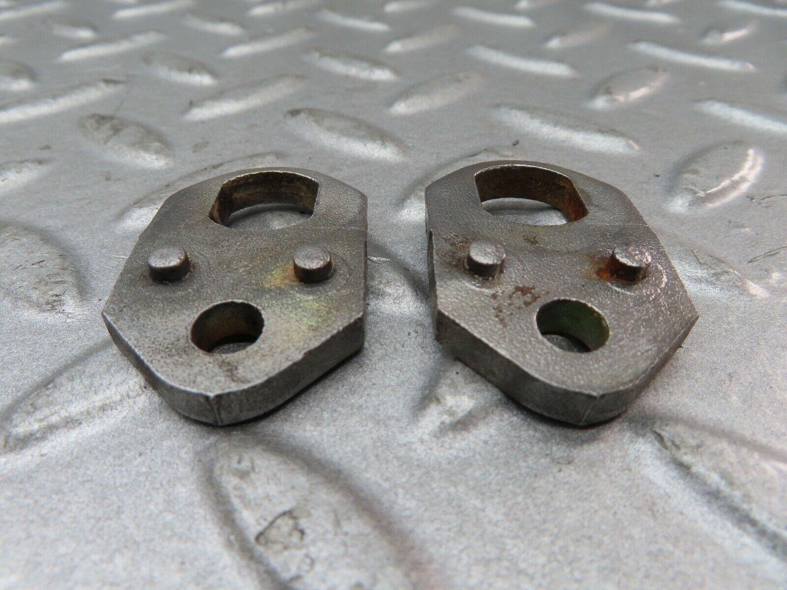17735 Mercedes-Benz W116 450SEL Fuel Injector Bracket