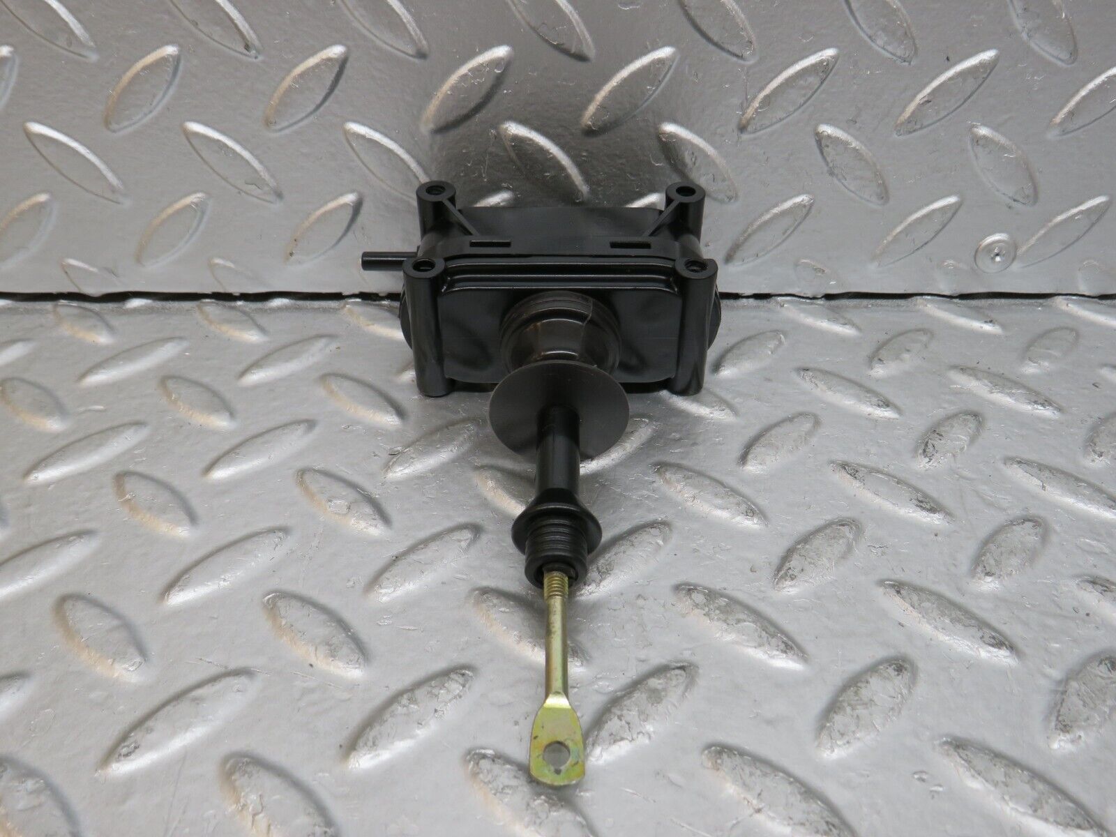 29377 Mercedes-Benz W124 230E Door Lock Vacuum Actuator Rear Left