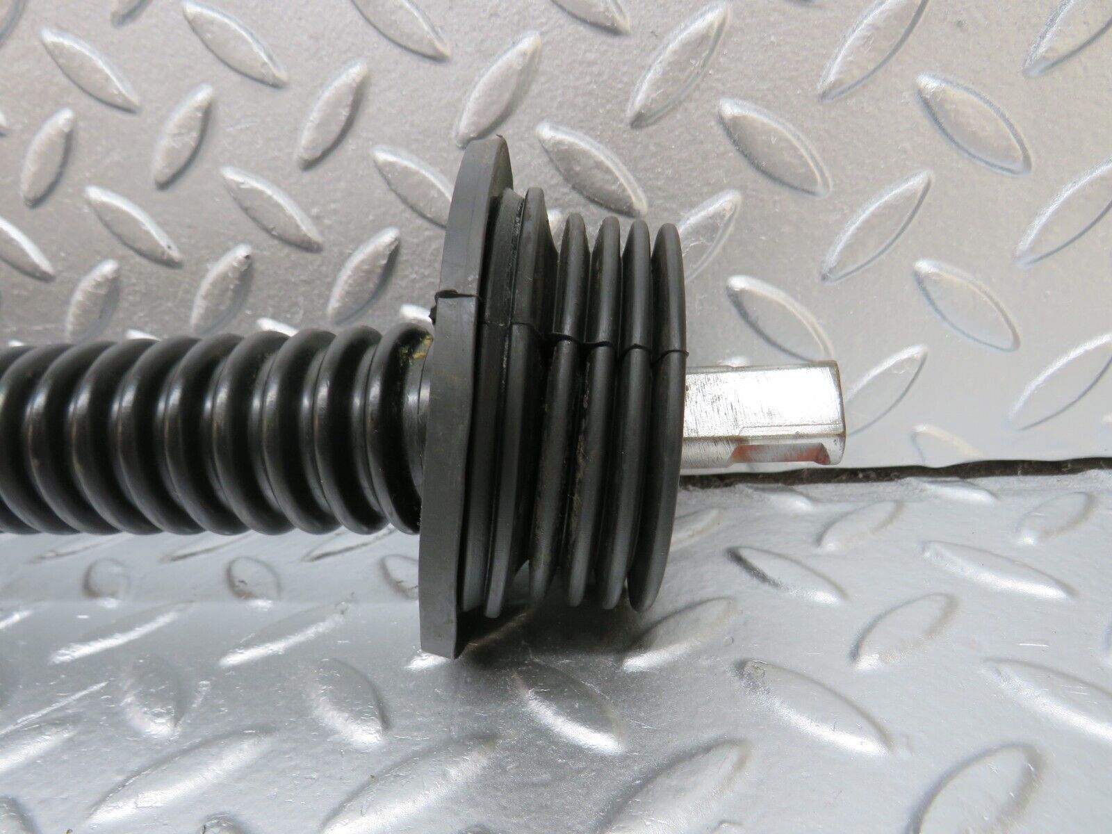 34117 Mercedes-Benz W124 260E Steering Column RHD