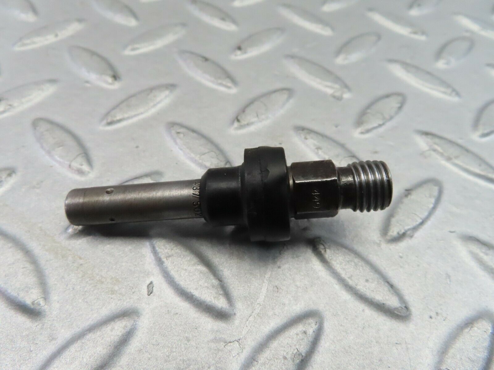 7789 Mercedes-Benz S123 230TE Wagon Fuel Injector Bosch 0437502010