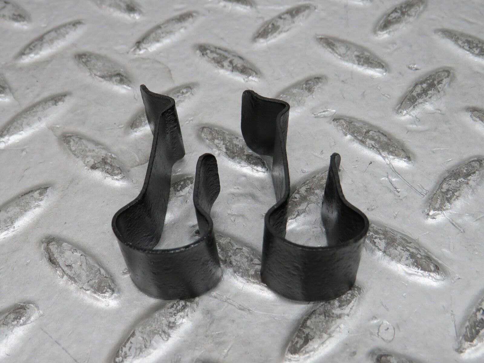 28514 Mercedes-Benz S123 Wagon Radiator Fan Shroud Cover Holder Set