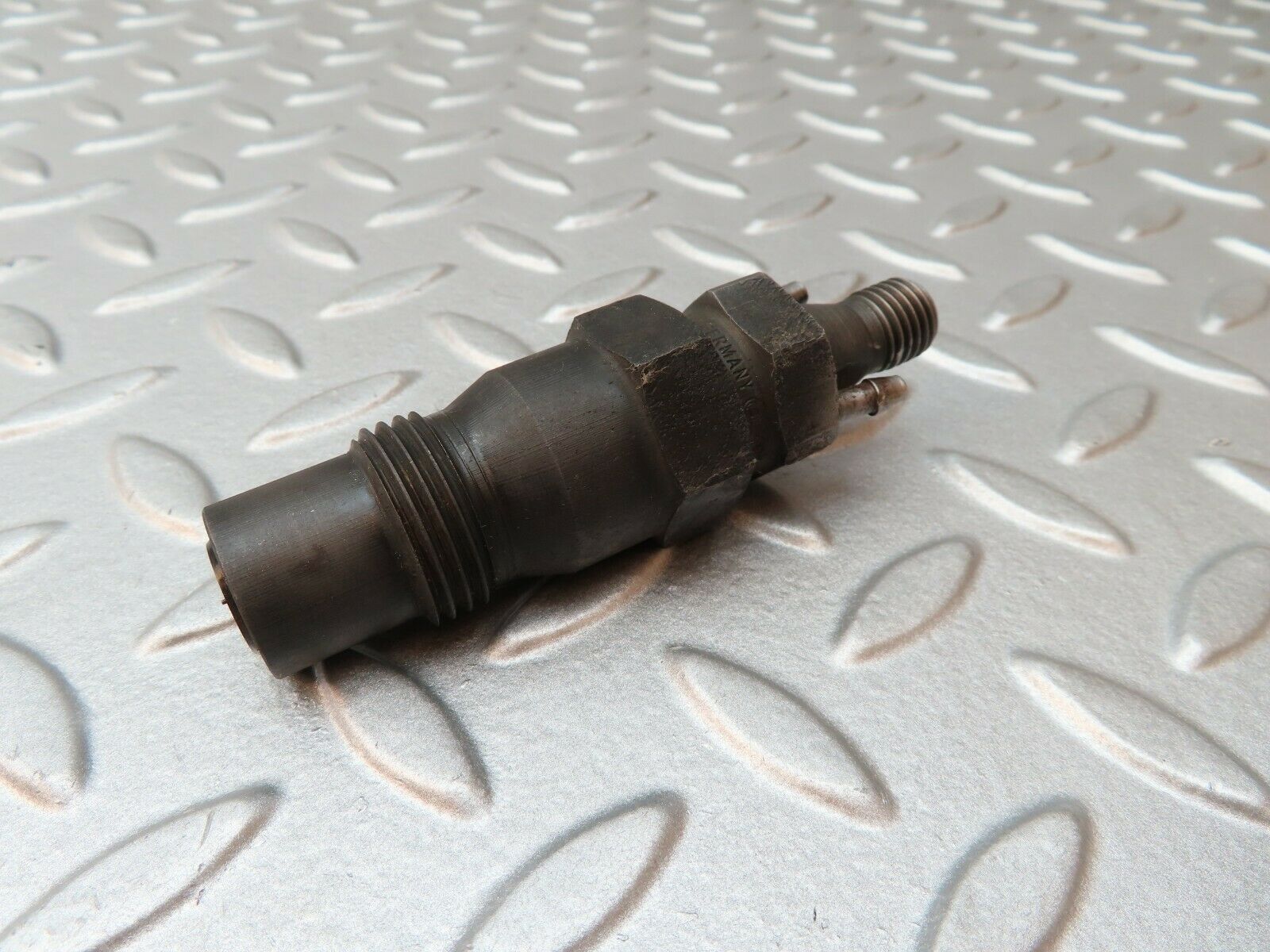 0325 Mercedes-Benz W115 220D Diesel Fuel Injector KCA30SD27/4