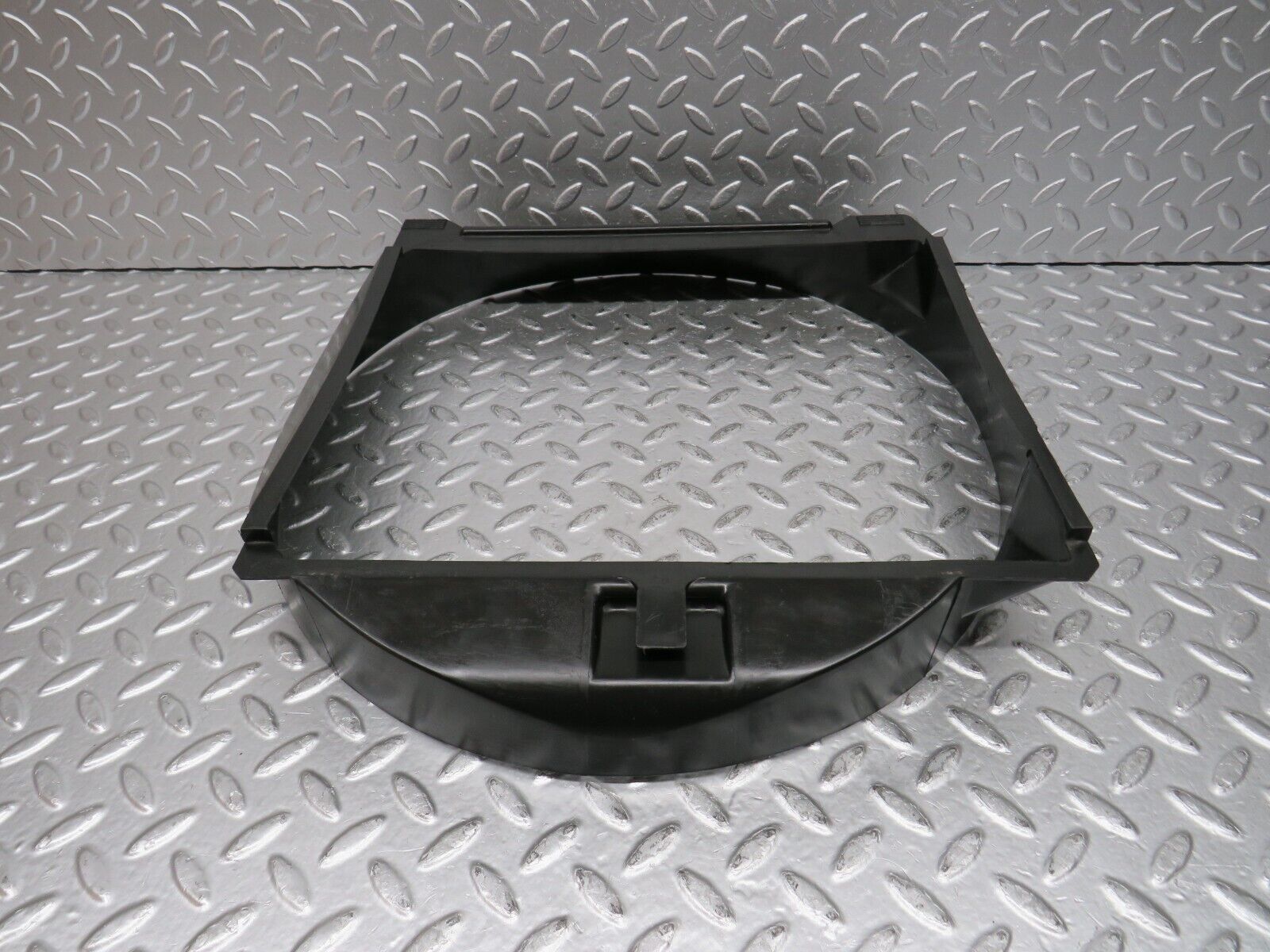 31645 Mercedes-Benz W201 190LE 1.8L Engine Fan Shroud 2015050755