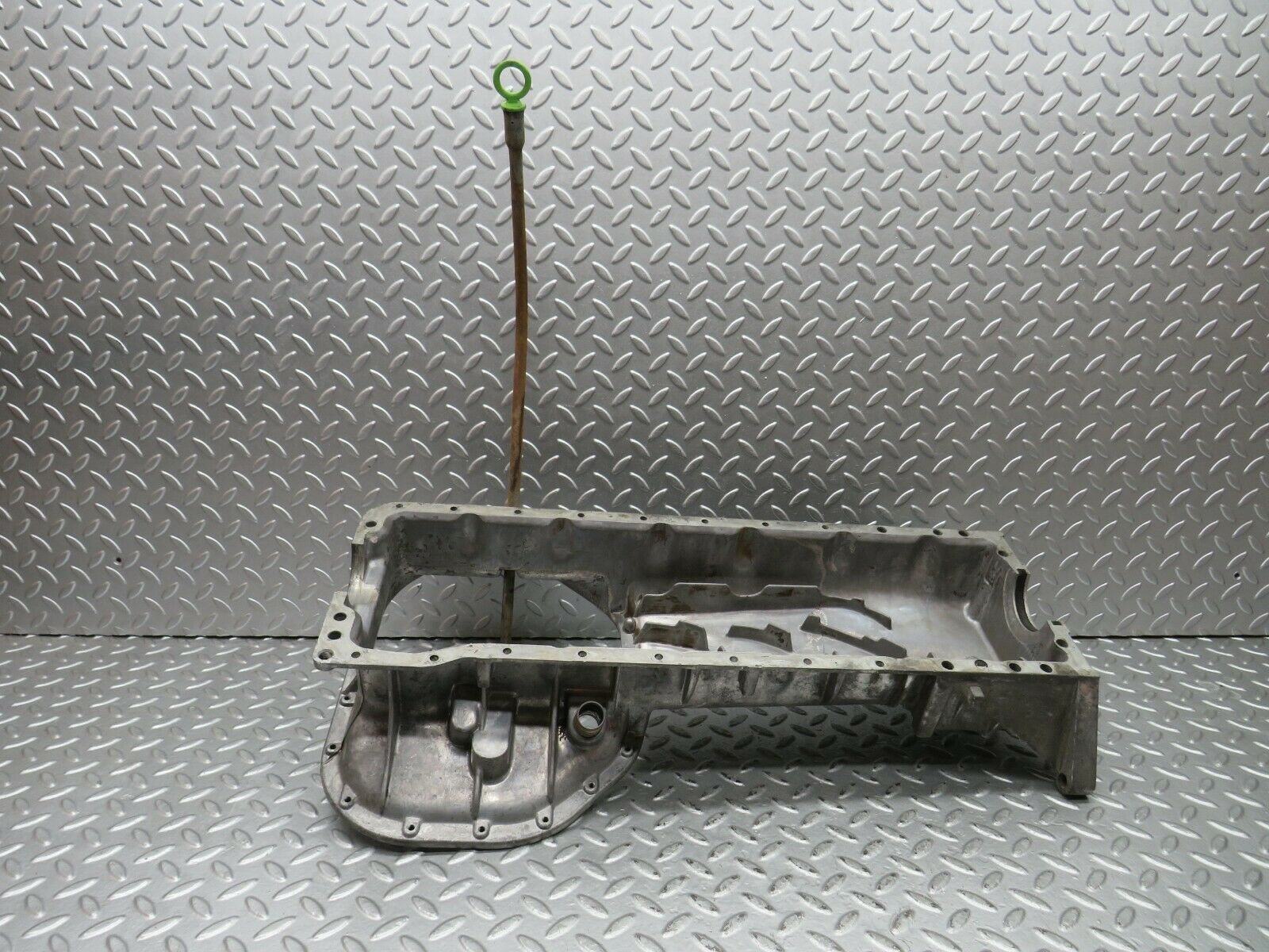 22228 Mercedes-Benz S123 280TE Wagon Oil Pan Oil Sump 1100140702