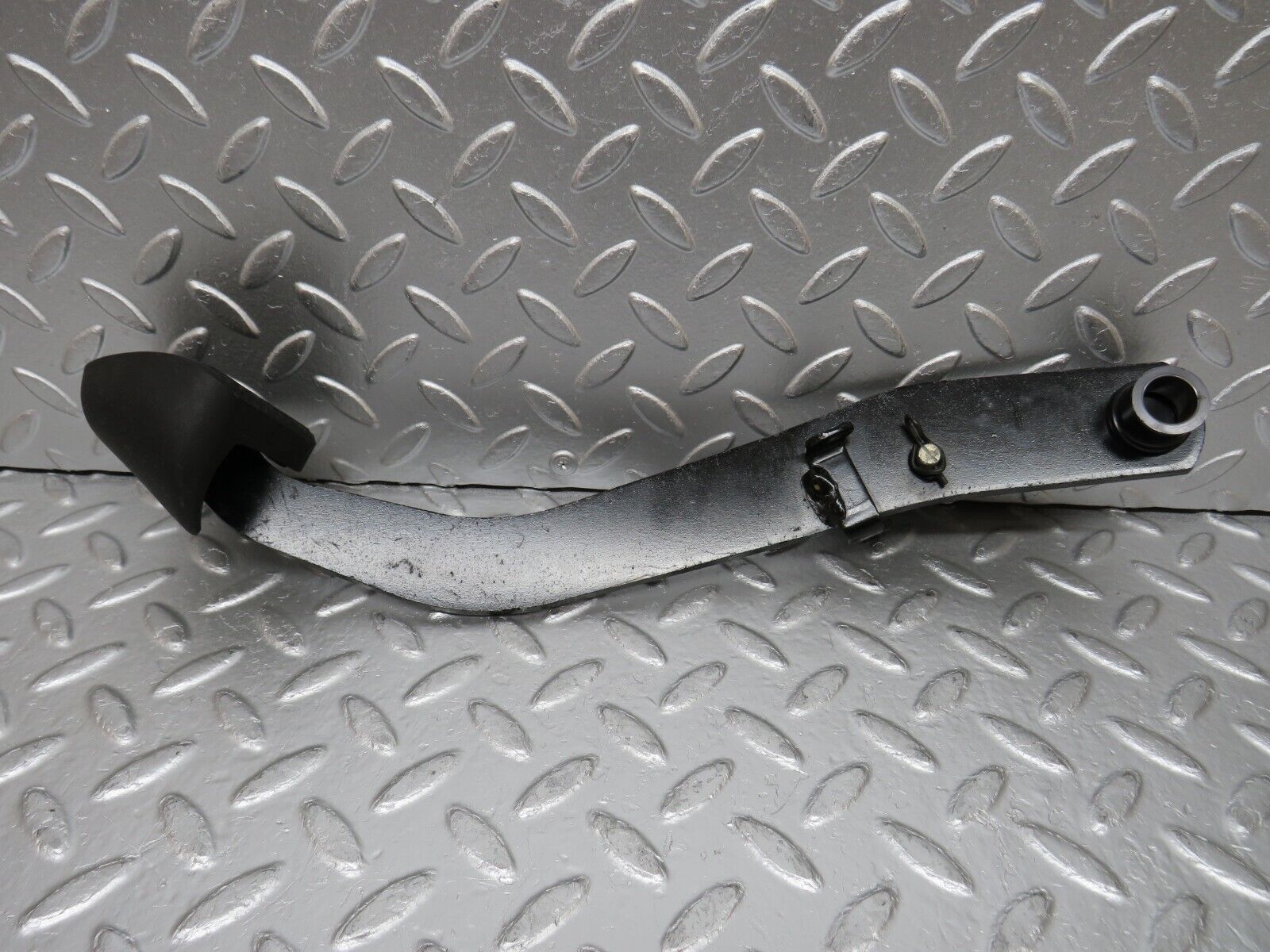 31351 Mercedes-Benz S124 220TE Wagon Brake Pedal With Rubber 2012920082