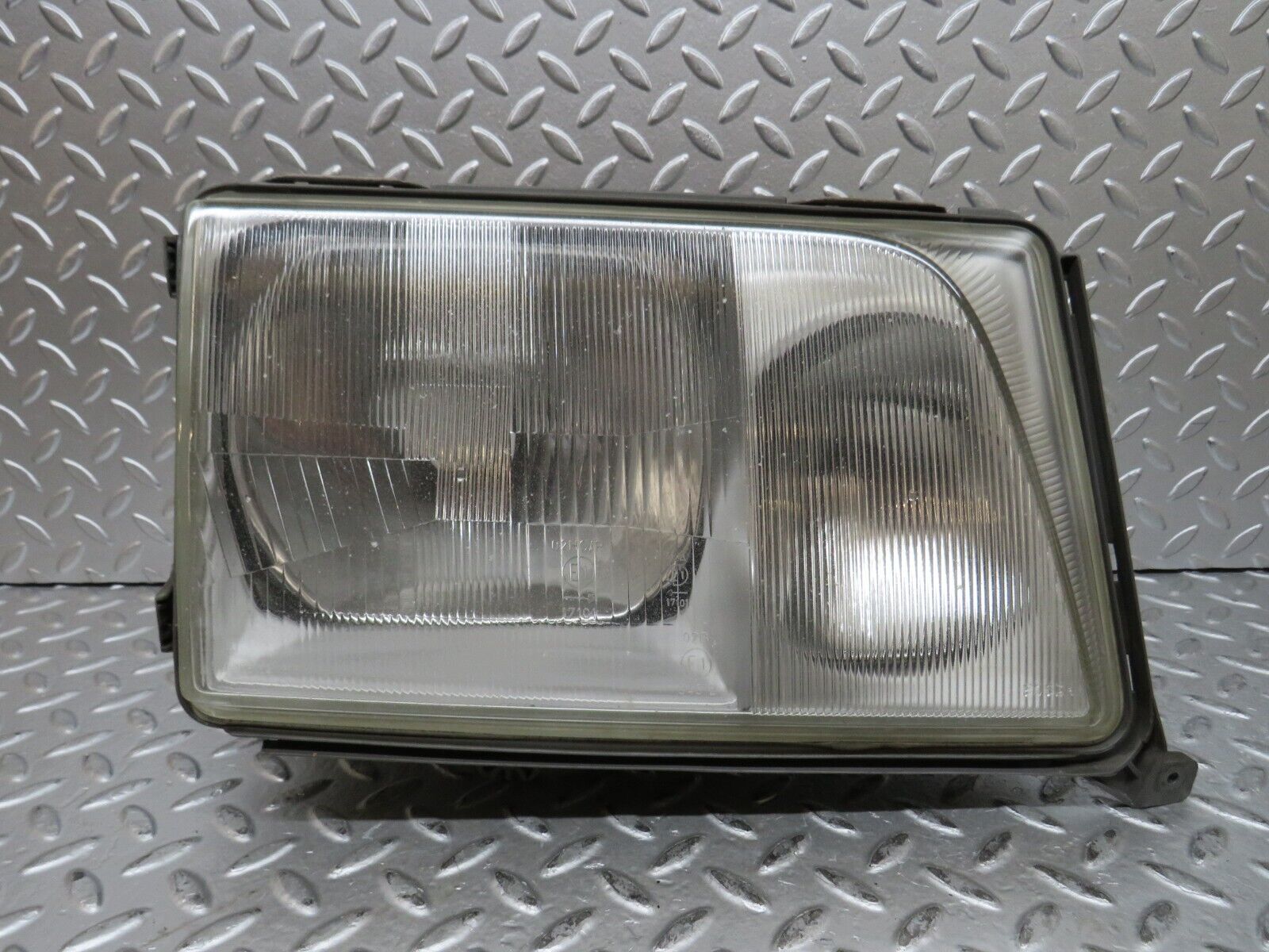 27761 Mercedes-Benz S124 300TE Wagon Headlight Bosch Right Side 0301073712