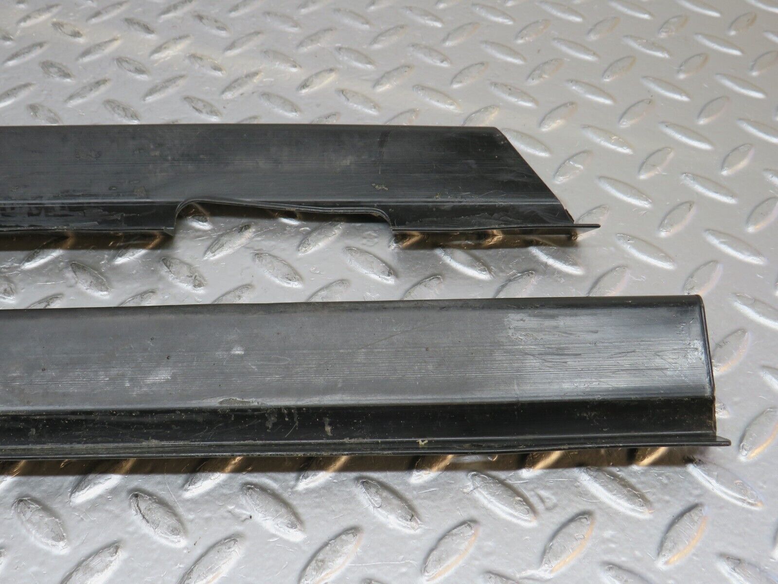 0463 Mercedes-Benz W123 230E Cable Channel Duct Front Pair 1238210936