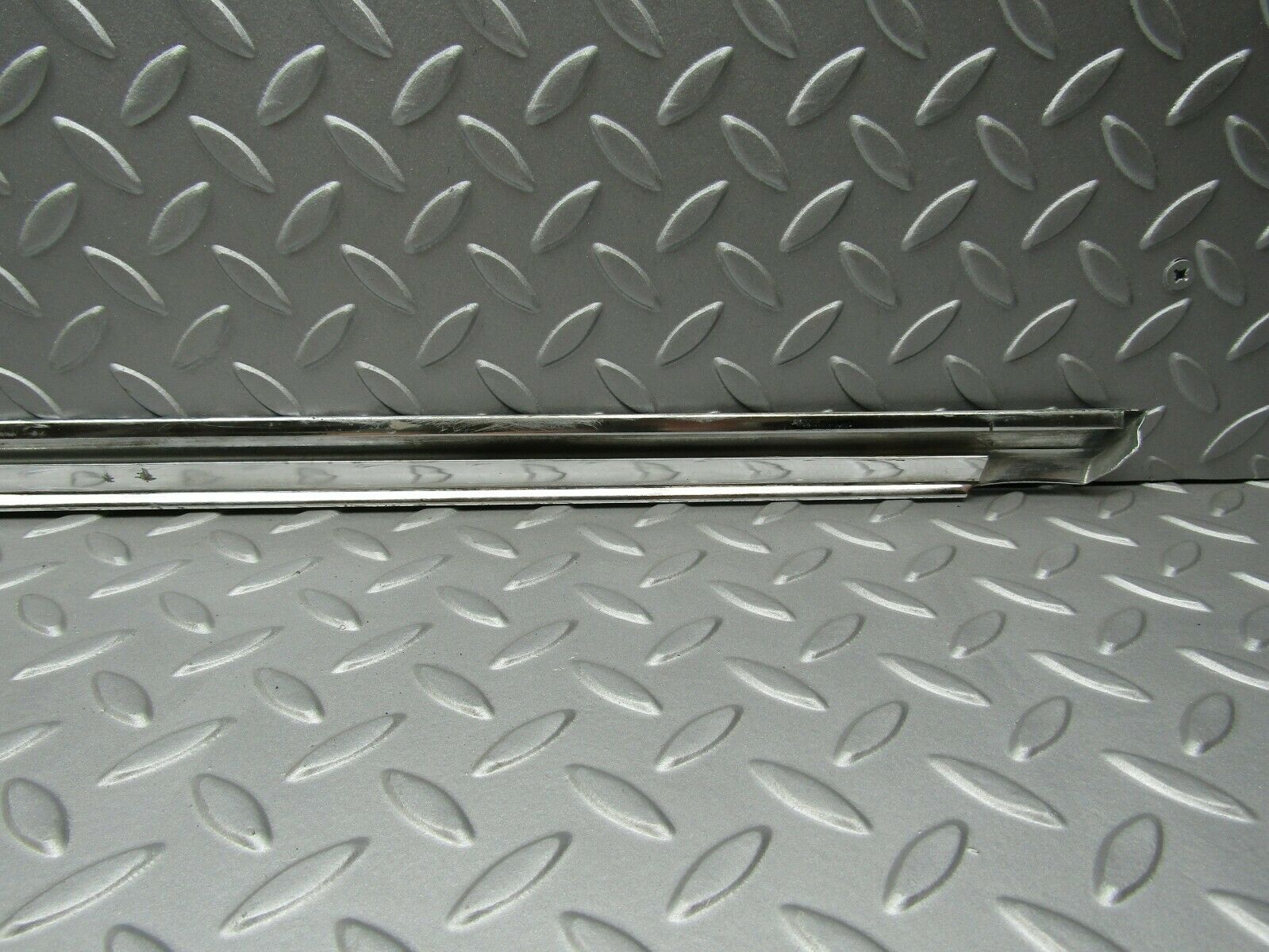 3317 Mercedes-Benz W108 280SE Front Left Door Chrome Moulding Trim