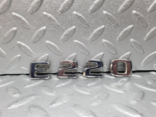 41302 Mercedes-Benz S124 E220 Wagon Trunk Badge Emblem