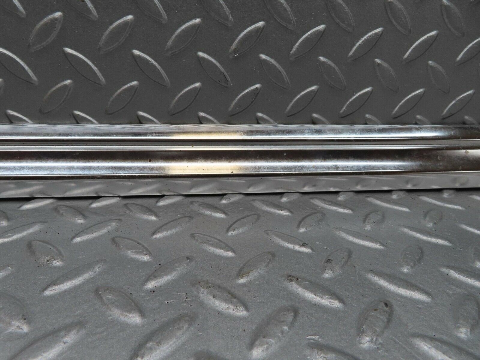 12084 Mercedes-Benz C123 230CE Coupe Left Door Chrome Moulding Trim