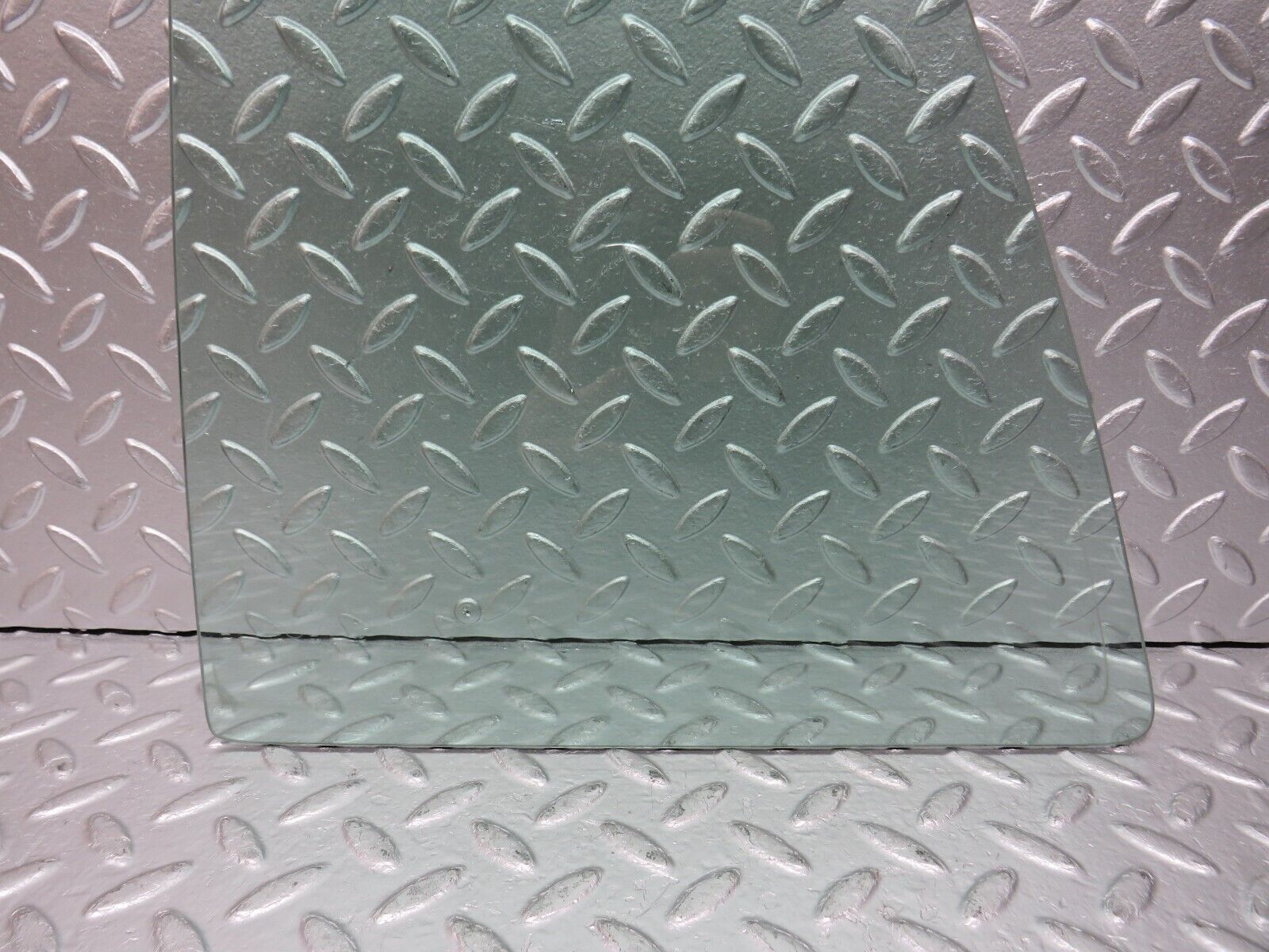 31479 Mercedes-Benz S124 220TE Wagon Rear Left Quarter Window Glass