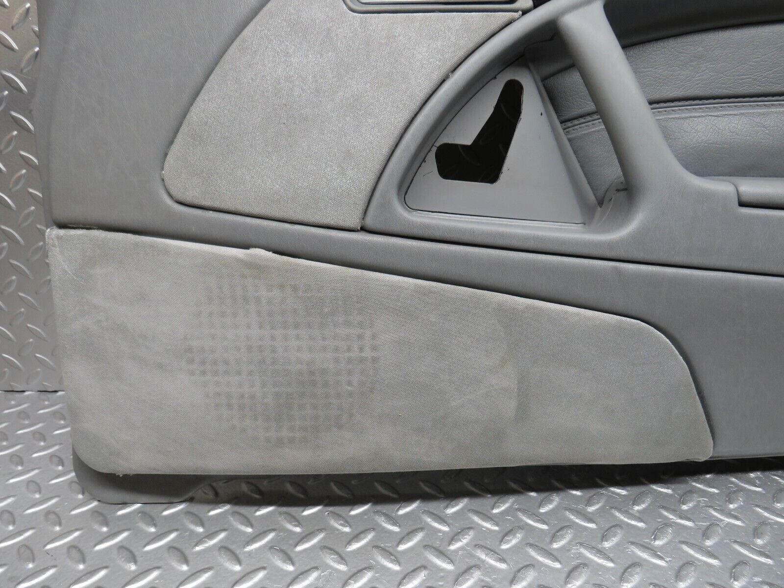 39513 Mercedes-Benz R129 320SL Coupe Door Card Grey Right Side