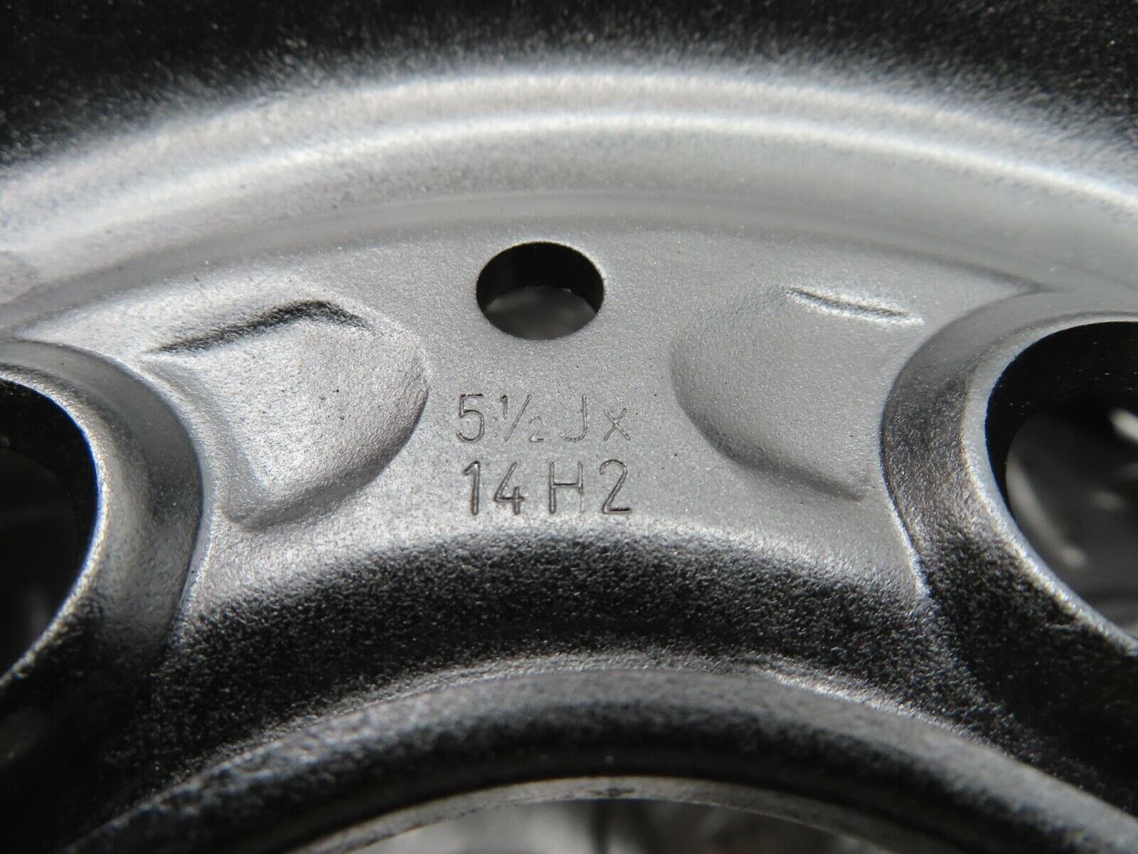 13324 Mercedes-Benz Steel Wheel 5.5Jx14H2 ET30 5x112 1234000302