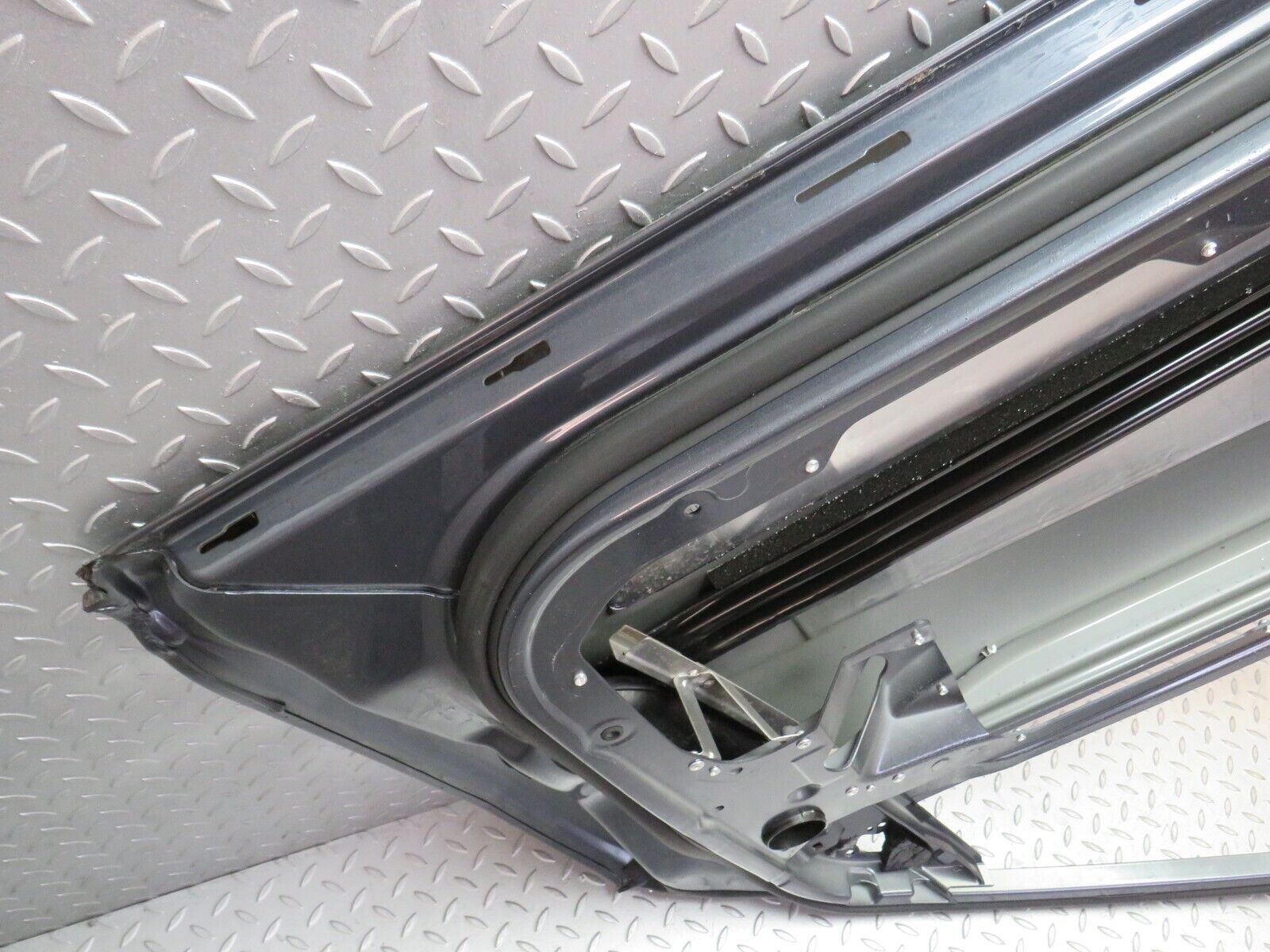 35089 Mercedes-Benz W221 Front Left Aluminium Door
