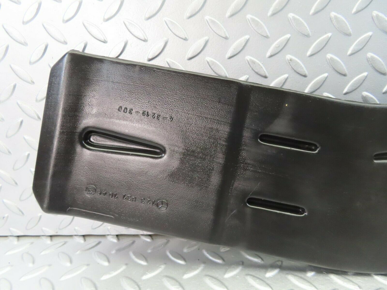 10701 Mercedes-Benz W123 230E Air Duct Heater Ventilation Right 1238311046