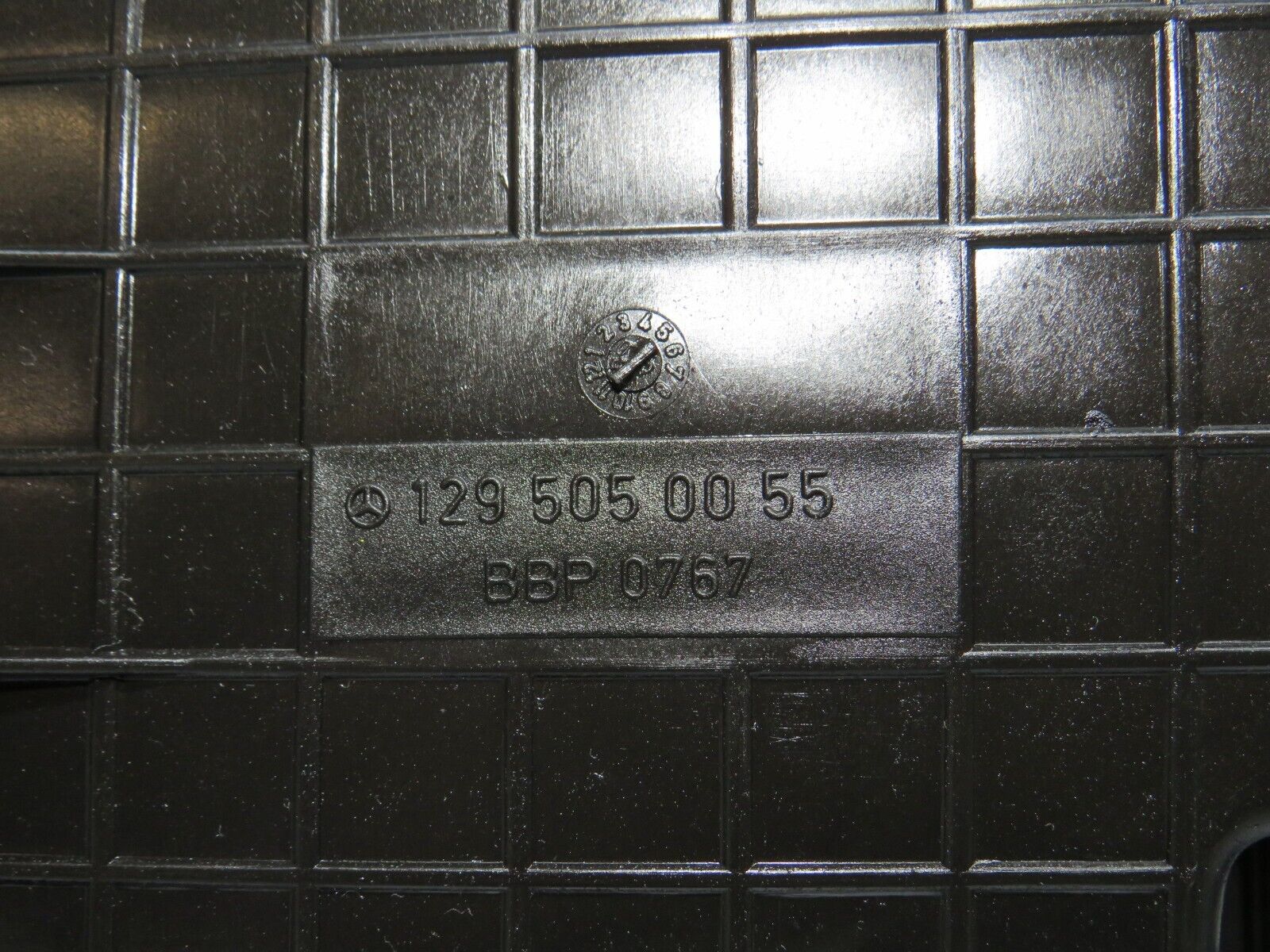 38232 Mercedes-Benz R129 280SL Coupe Radiator Fan Shroud Fan Cover 1295050055