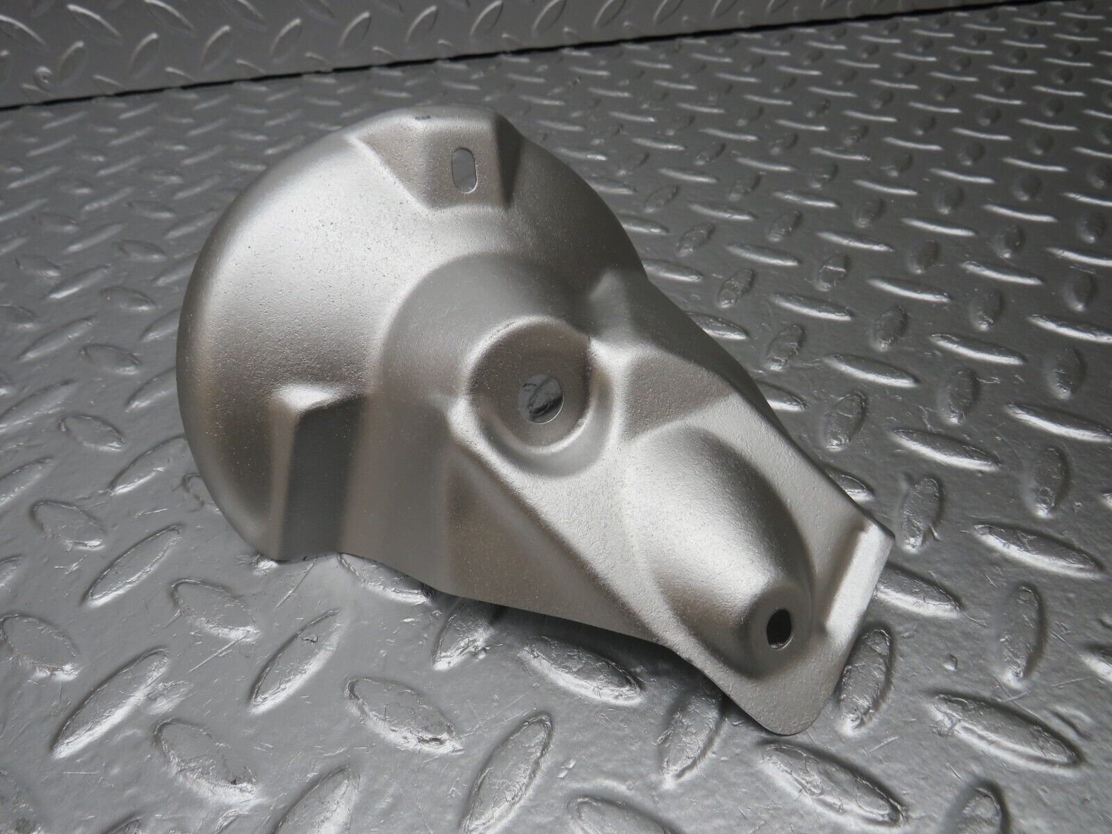 33534 Mercedes-Benz W202 C180 Engine Mount Bracket Heat Shield