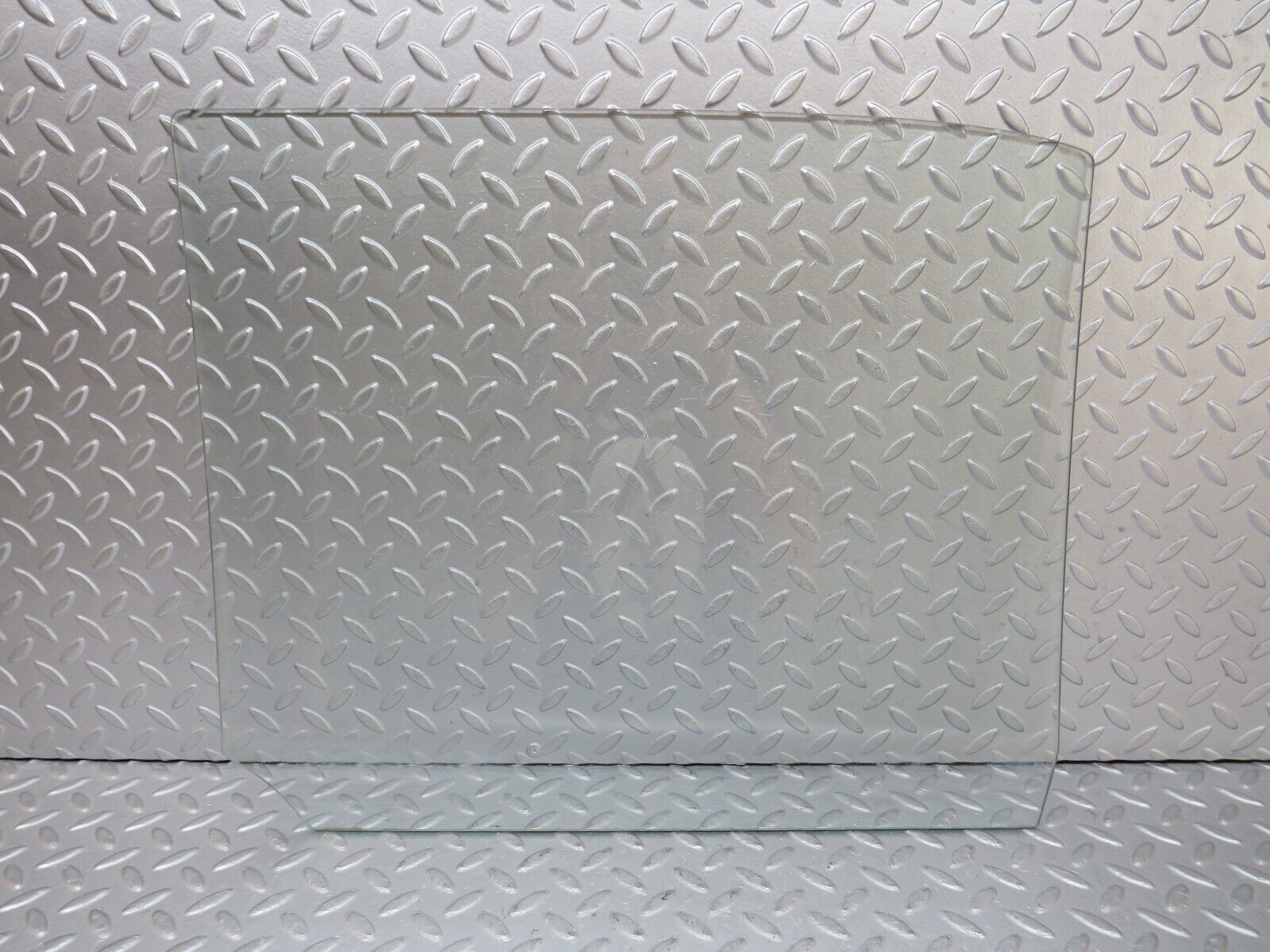 35791 Mercedes-Benz W108 Rear Right Door Window Glass