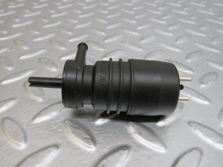 25451 Mercedes-Benz W123 200 Windscreen Washer Pump