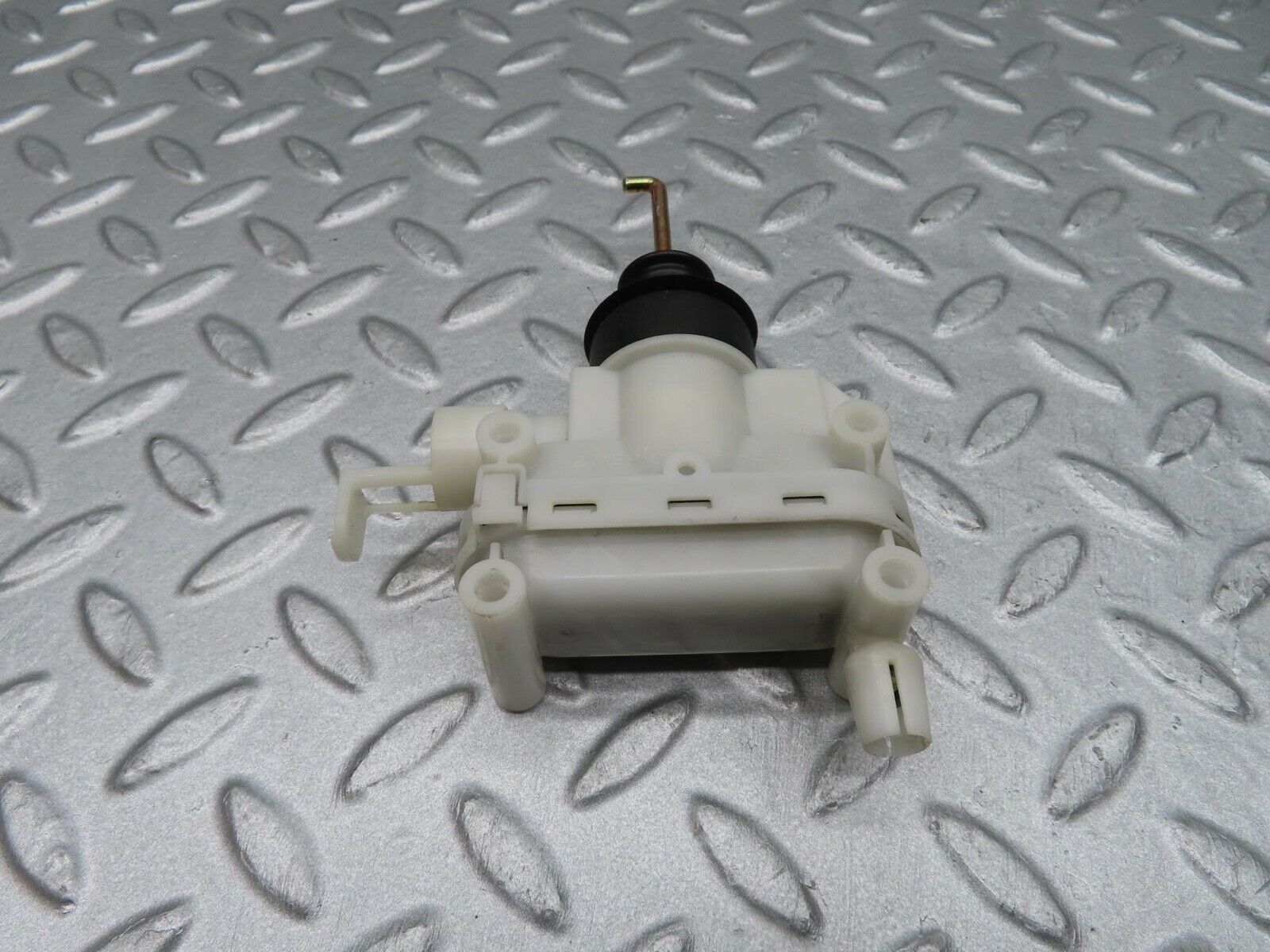 11994 Mercedes-Benz R129 300SL Coupe Door Lock Vacuum Actuator Left