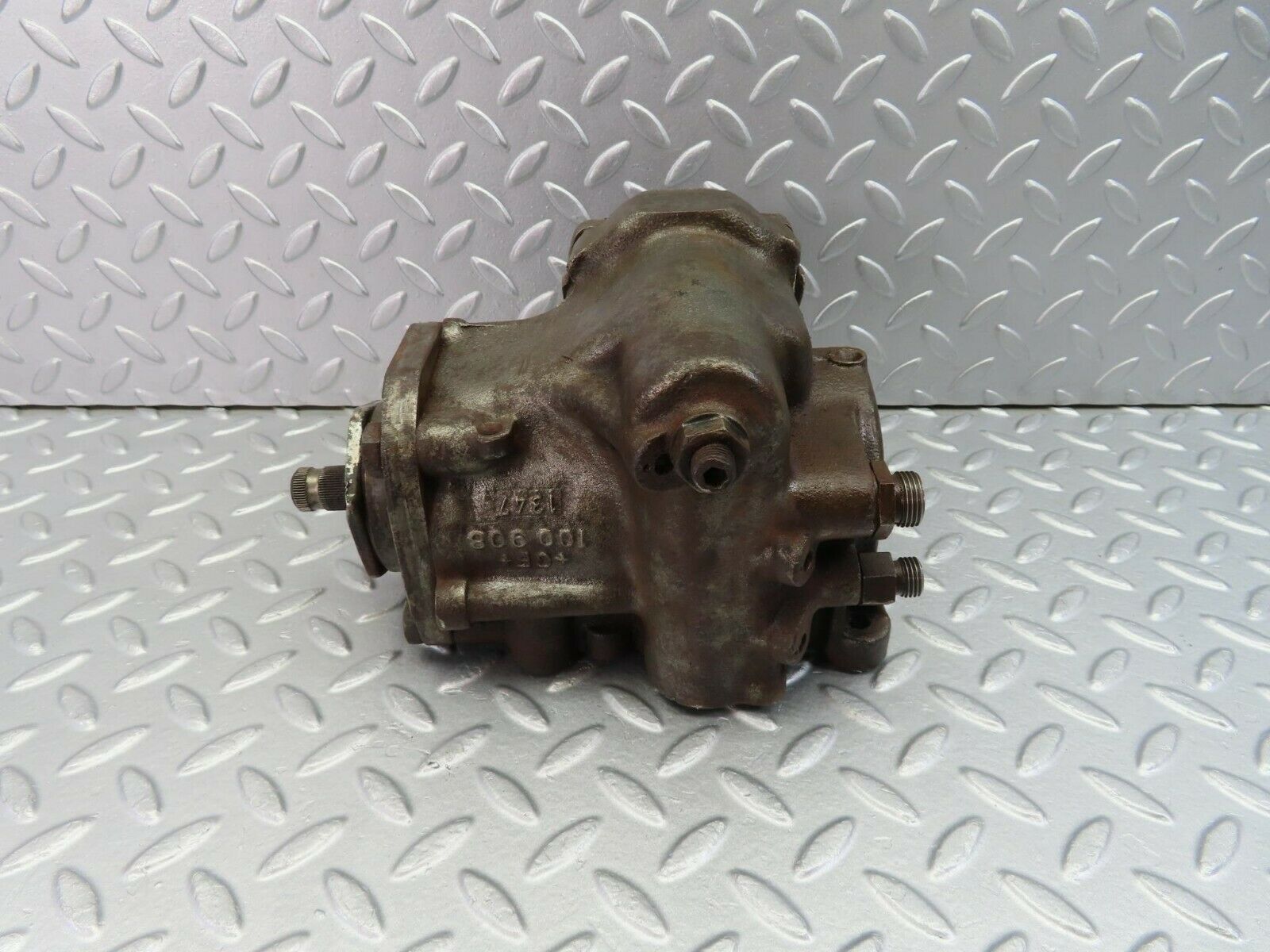 9787 Mercedes-Benz C123 280CE Coupe Steering Box 1164610101
