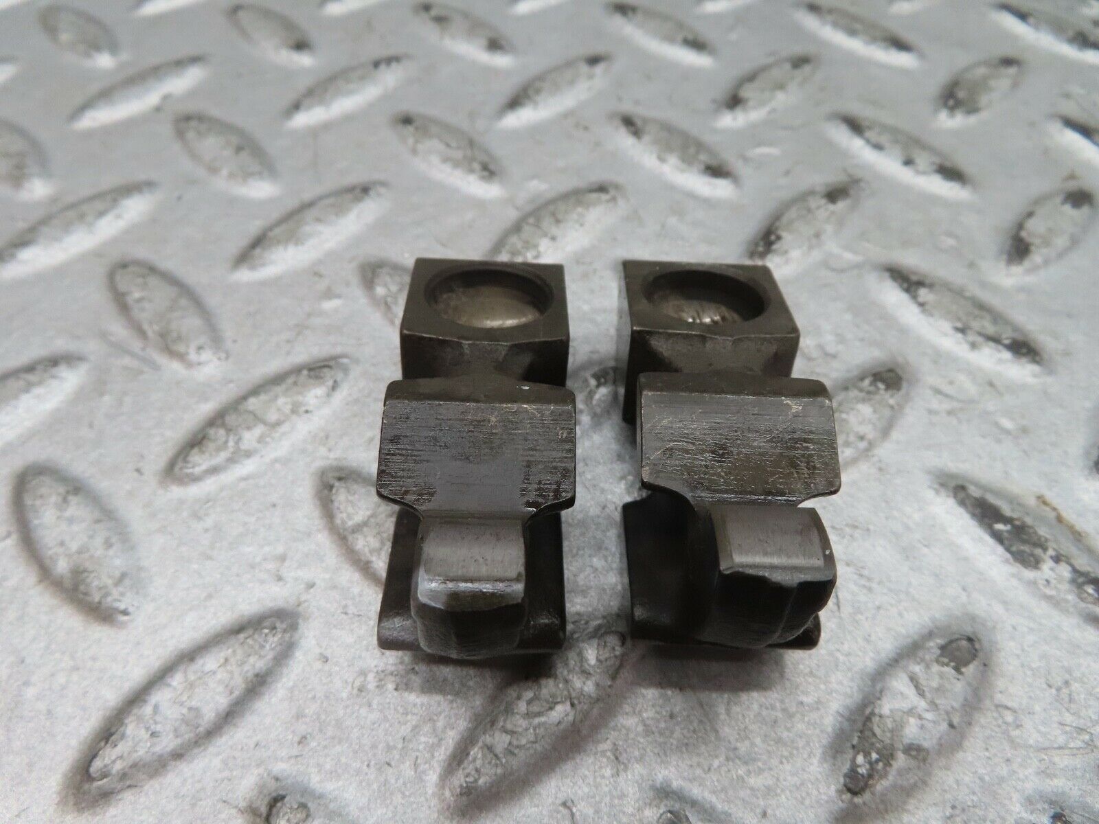 17863 Mercedes-Benz W116 450SEL Valve Rocker Arm