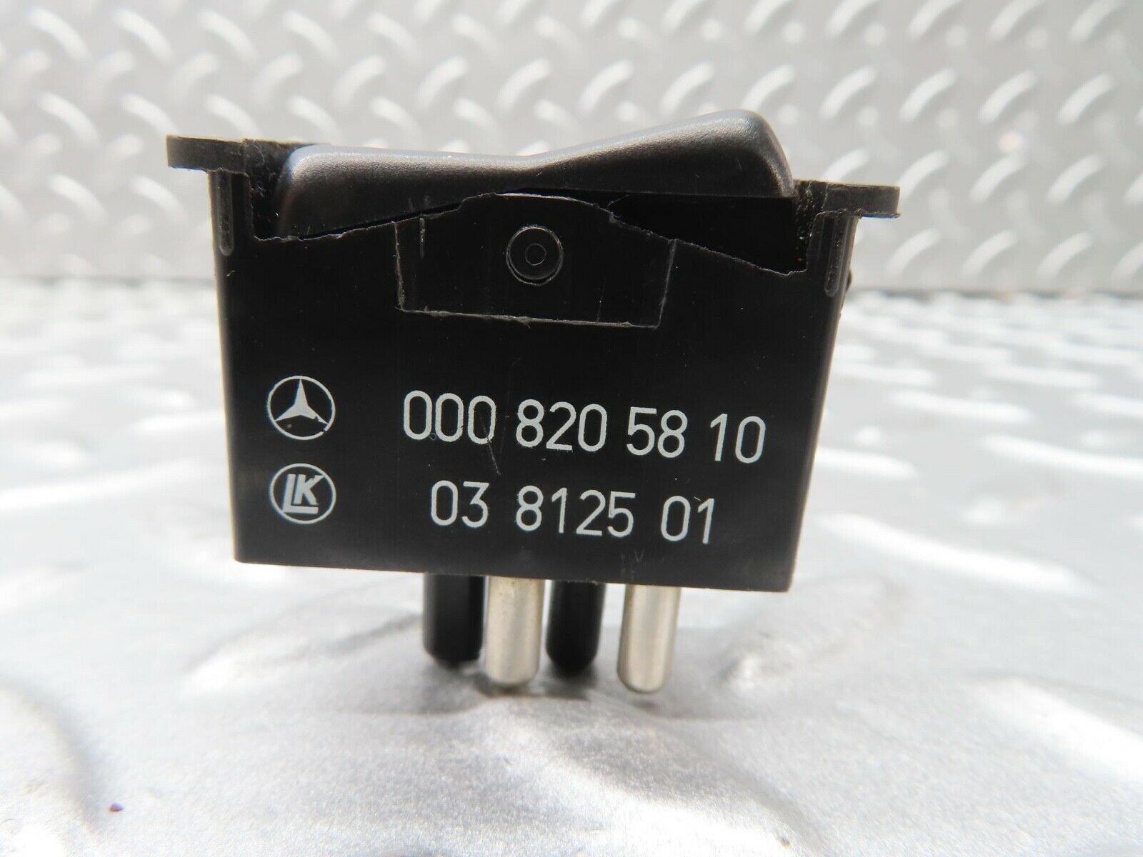 14650 Mercedes-Benz W201 190E Interior Dome Light Switch 0008205810