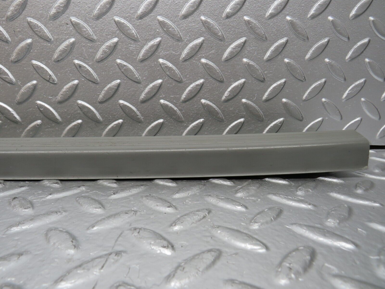 31207 Mercedes-Benz S124 220TE Wagon Front Left Door Sill Trim