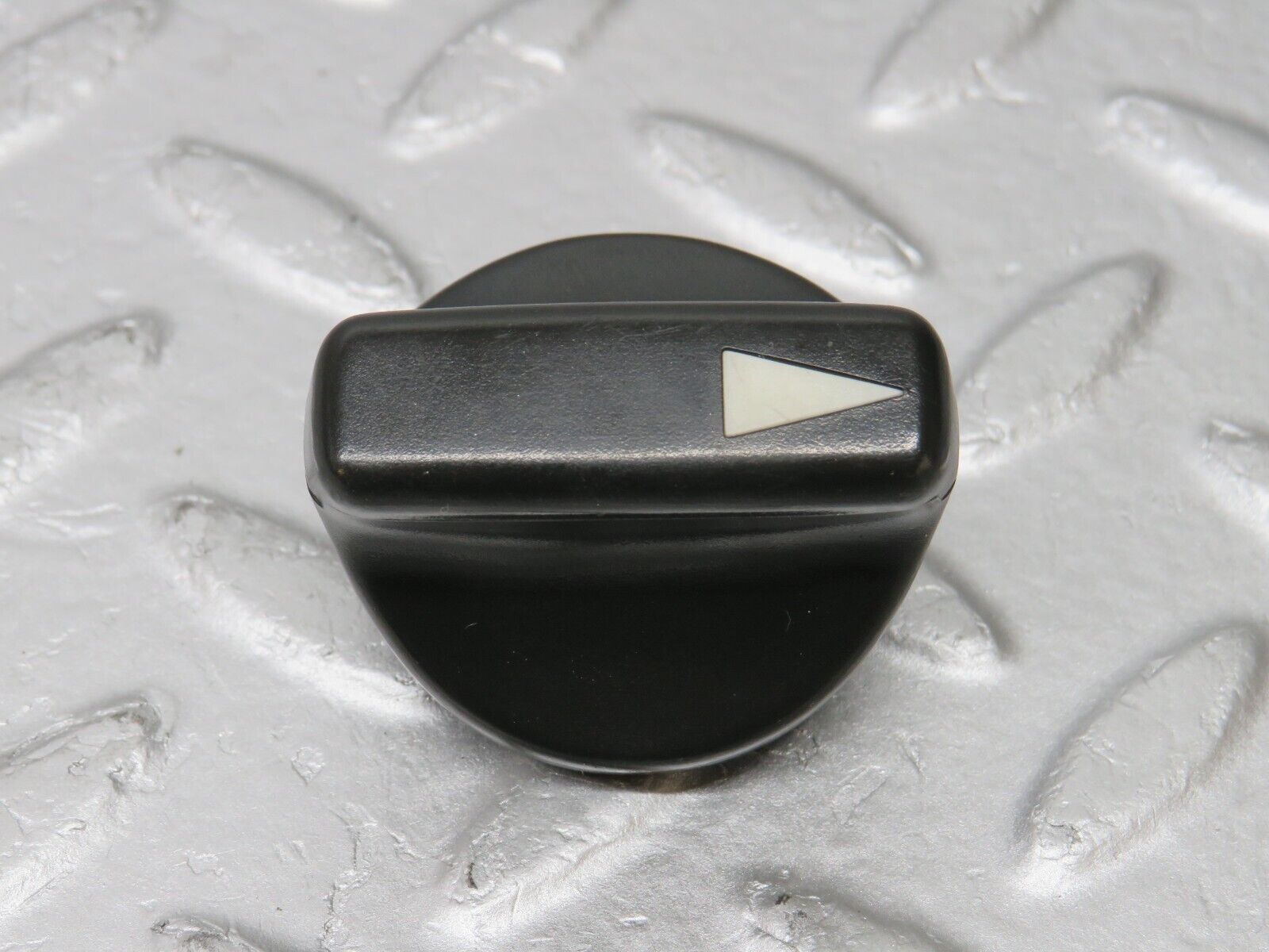 36706 Mercedes-Benz W201 190E 2.0L Heater Control Knob Set