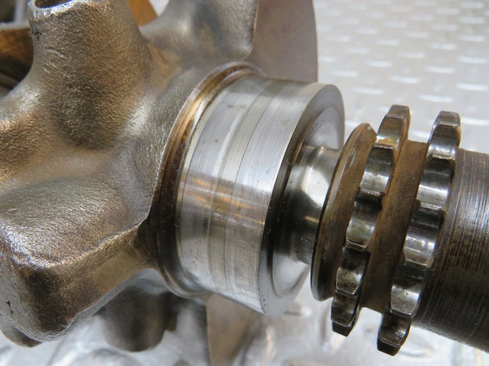 0210 Mercedes-Benz W116 350SE Crankshaft 1160311601