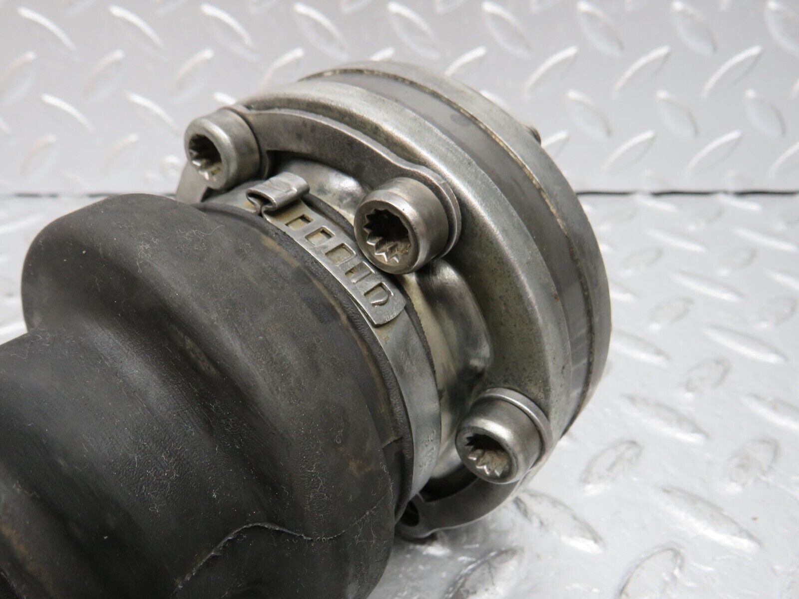 32674 Mercedes-Benz S124 300TE Wagon Axle Shaft Drive Shaft