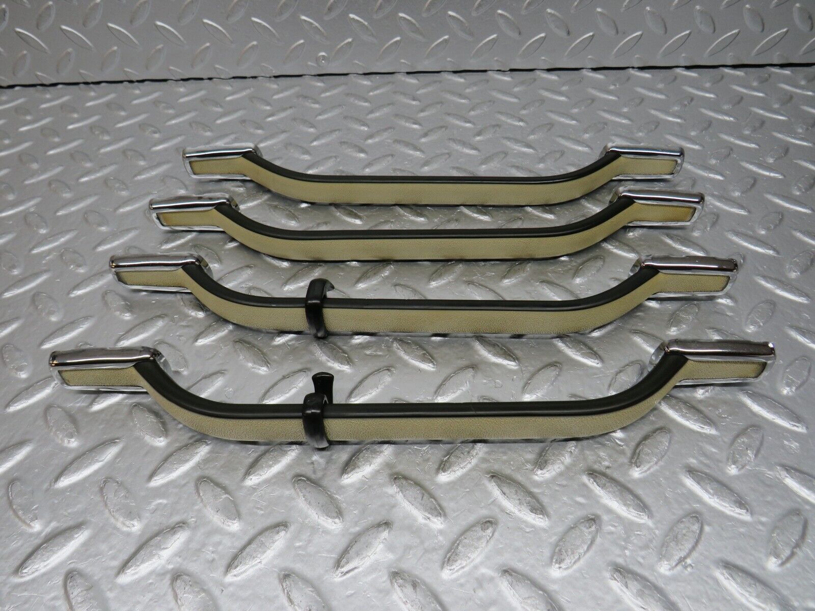 0650 Mercedes-Benz C107 350SLC Coupe Interior Roof Grab Handle Set Beige
