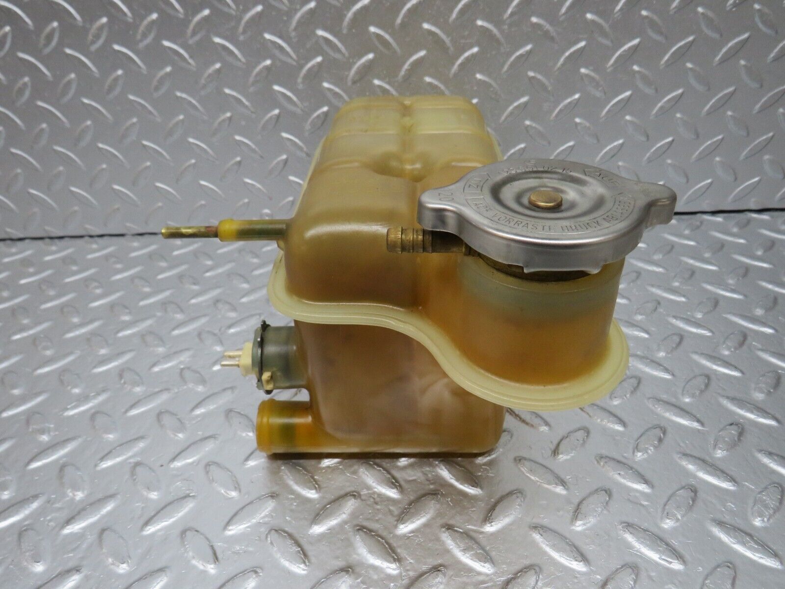 34104 Mercedes-Benz W124 260E Coolant Tank Reservoir 1245000649 1235010215