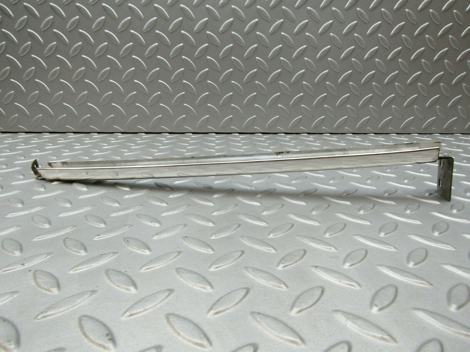 3322 Mercedes-Benz W115 220D Rear Right Chrome Window Chanel