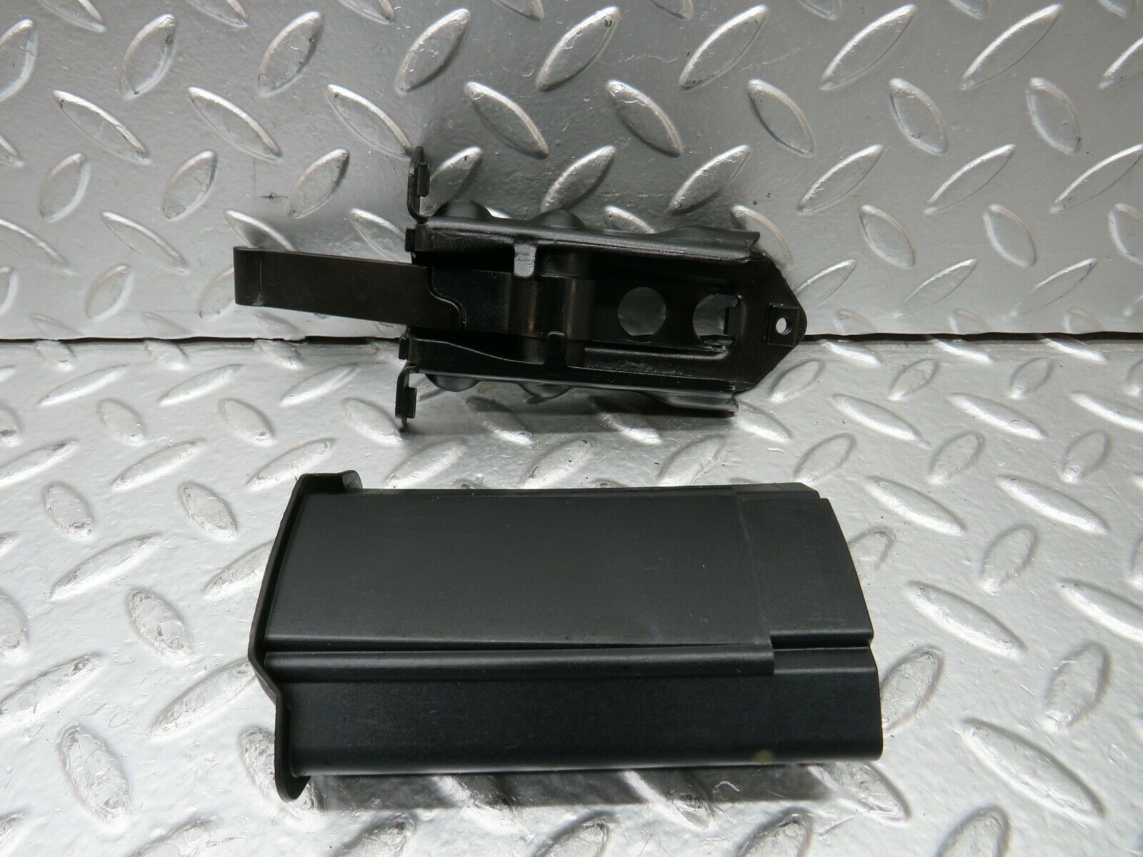 24189 Mercedes-Benz S124 220TE Wagon Door Safety Check Strap