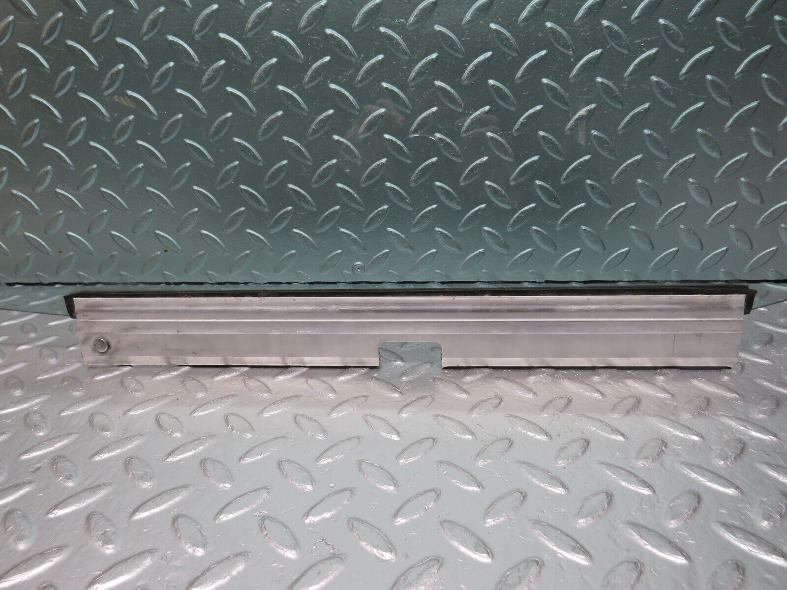 30930 Mercedes-Benz W201 190E 2.0L Front Left Door Window Glass