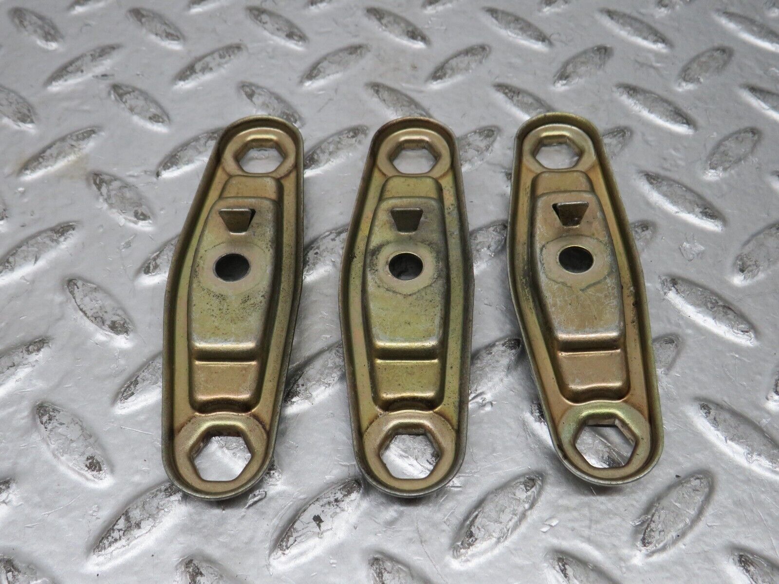 27454 Mercedes-Benz W123 280E Fuel Injector Bracket 3x