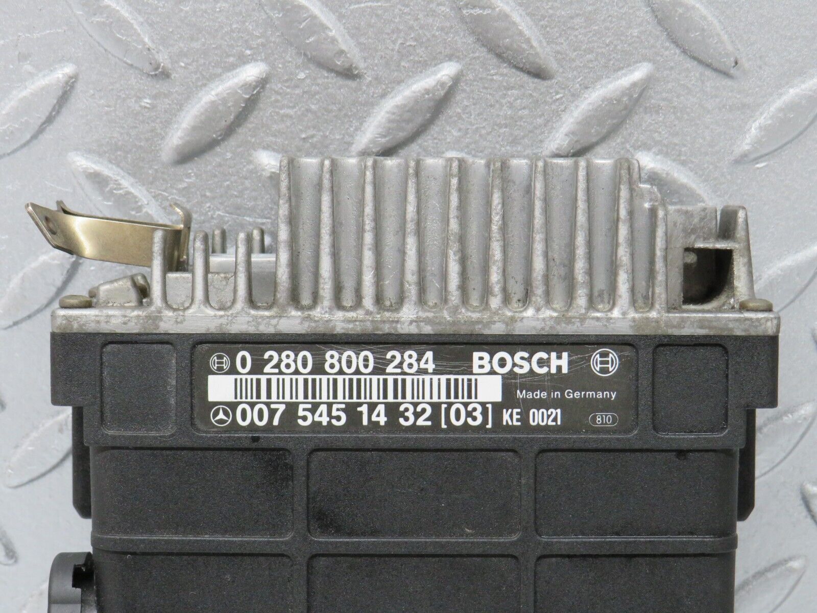 38808 Mercedes-Benz W201 190E 2.6L Engine Control Unit Bosch 0075451432 0280800284