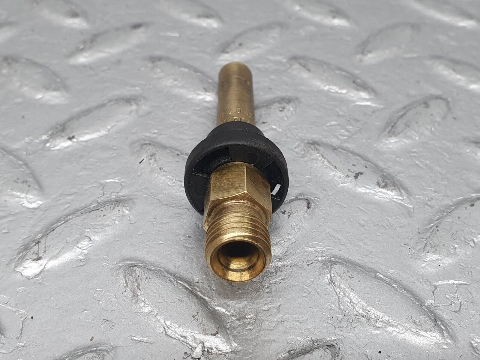 41033 Mercedes-Benz W126 300SE Fuel Injector Bosch 0000785623 0437502047