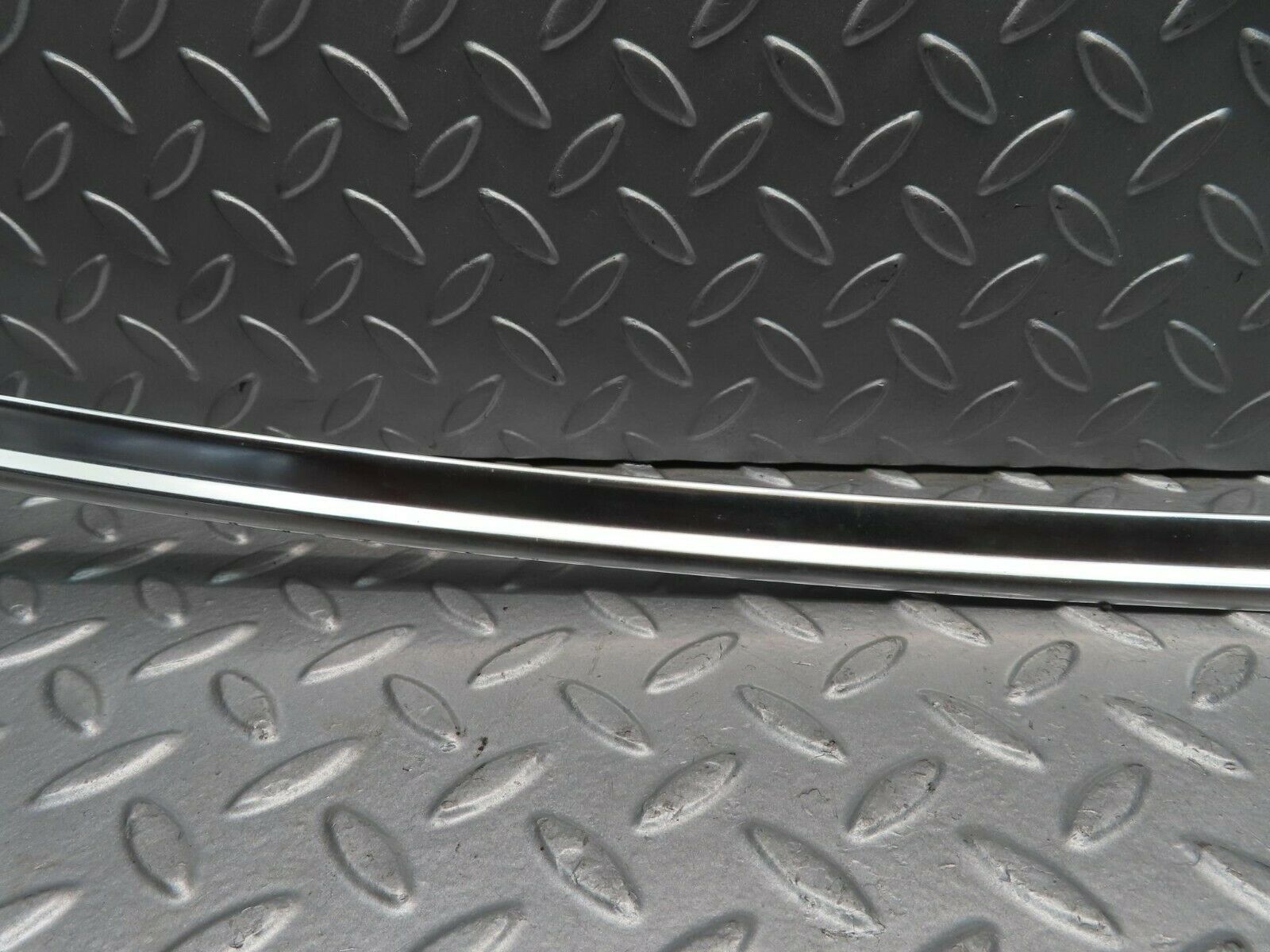 11457 Mercedes-Benz C123 230CE Coupe Rear Windscreen Chrome Frame