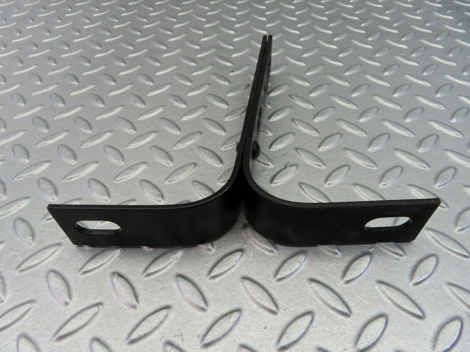 7834 Mercedes-Benz W115 220D Front Bumper Bracket Left Side