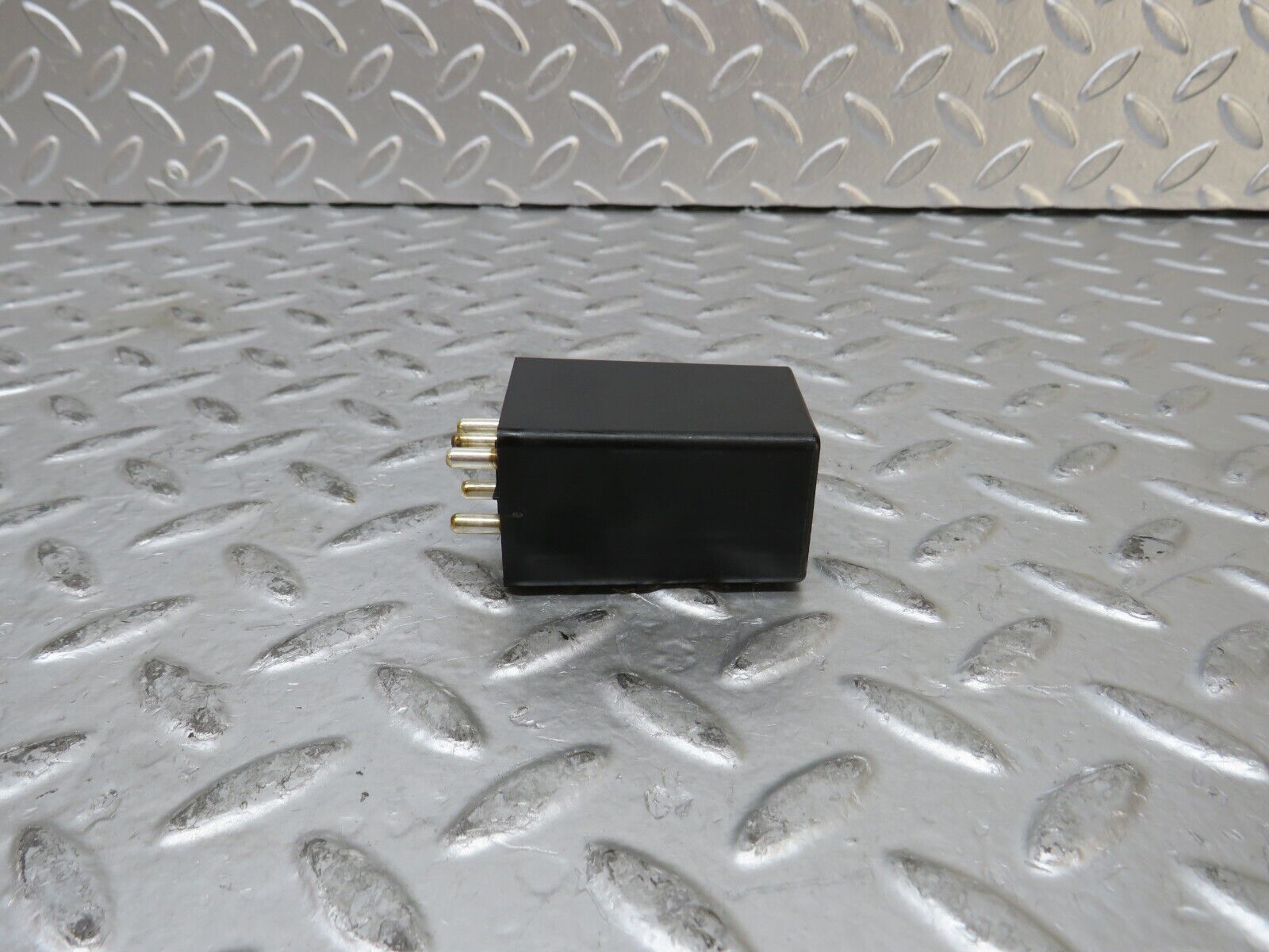 27547 Mercedes-Benz S124 300TE Wagon Kickdown Control Unit Relay 0035454805